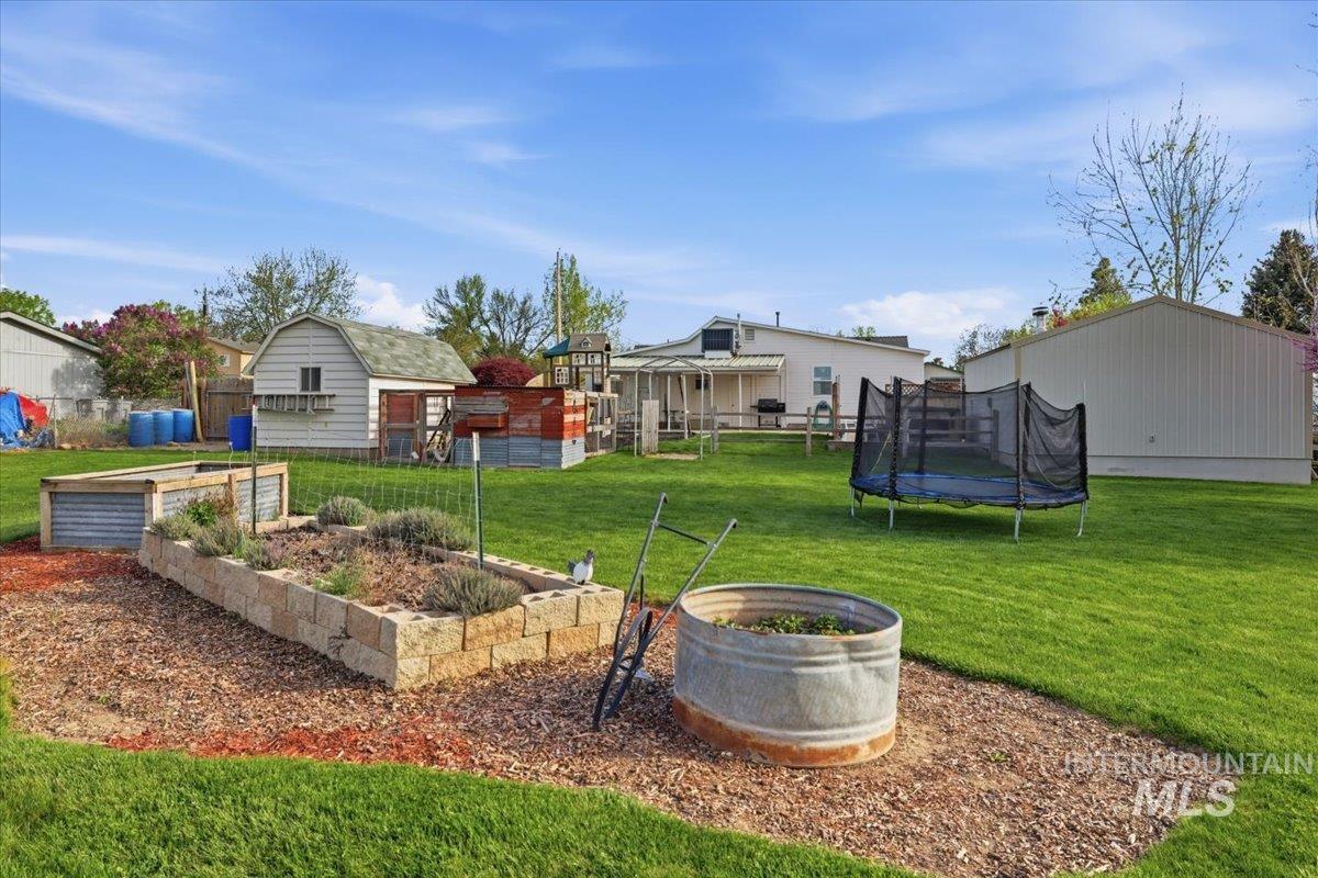 21454 Binford Dr, Greenleaf, Idaho 83626, 2 Bedrooms, 2 Bathrooms, Residential For Sale, Price $395,000, 98981311