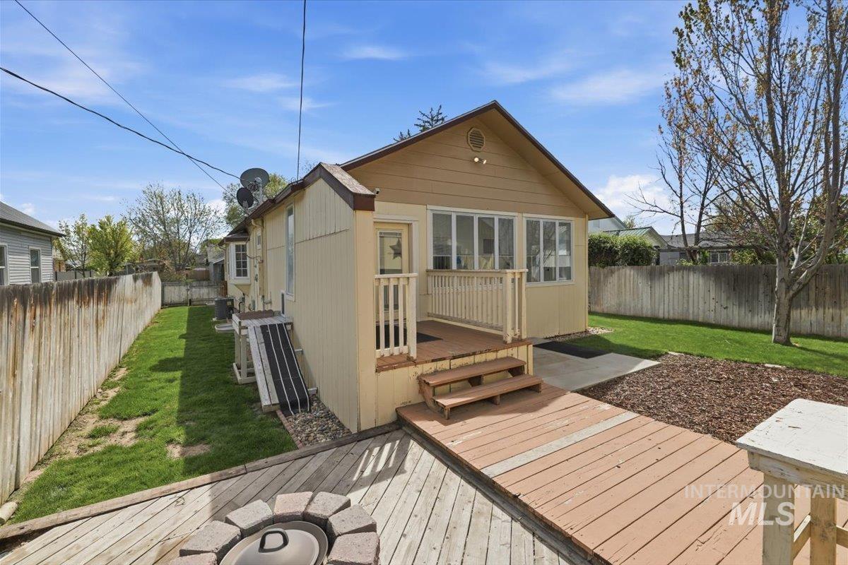 711 7Th Ave, Nampa, Idaho 83651, 4 Bedrooms, 3 Bathrooms, Residential For Sale, Price $420,000, 98981313