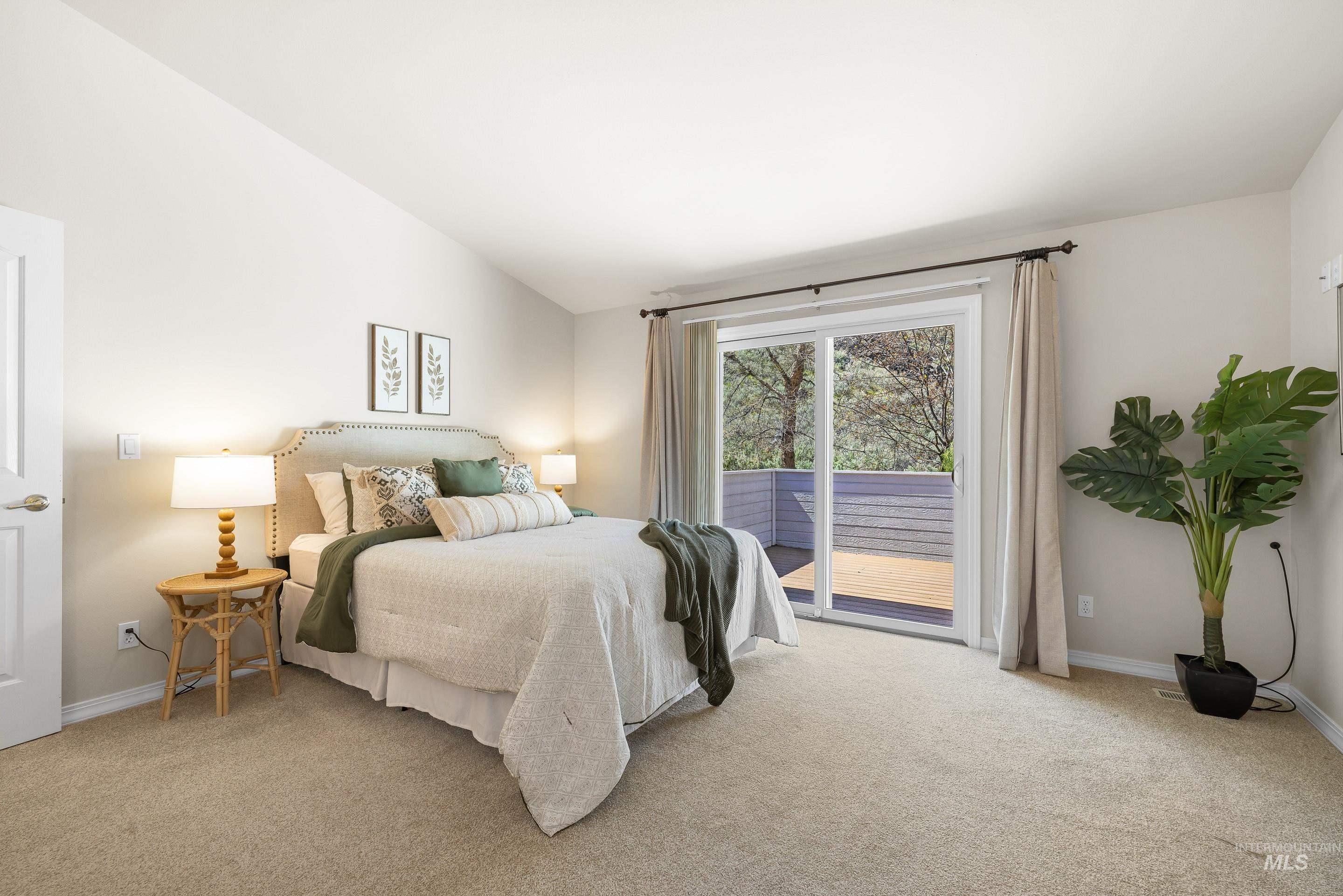 5663 E Gateway Dr, Boise, Idaho 83716, 5 Bedrooms, 3 Bathrooms, Residential For Sale, Price $1,049,000, 98981314