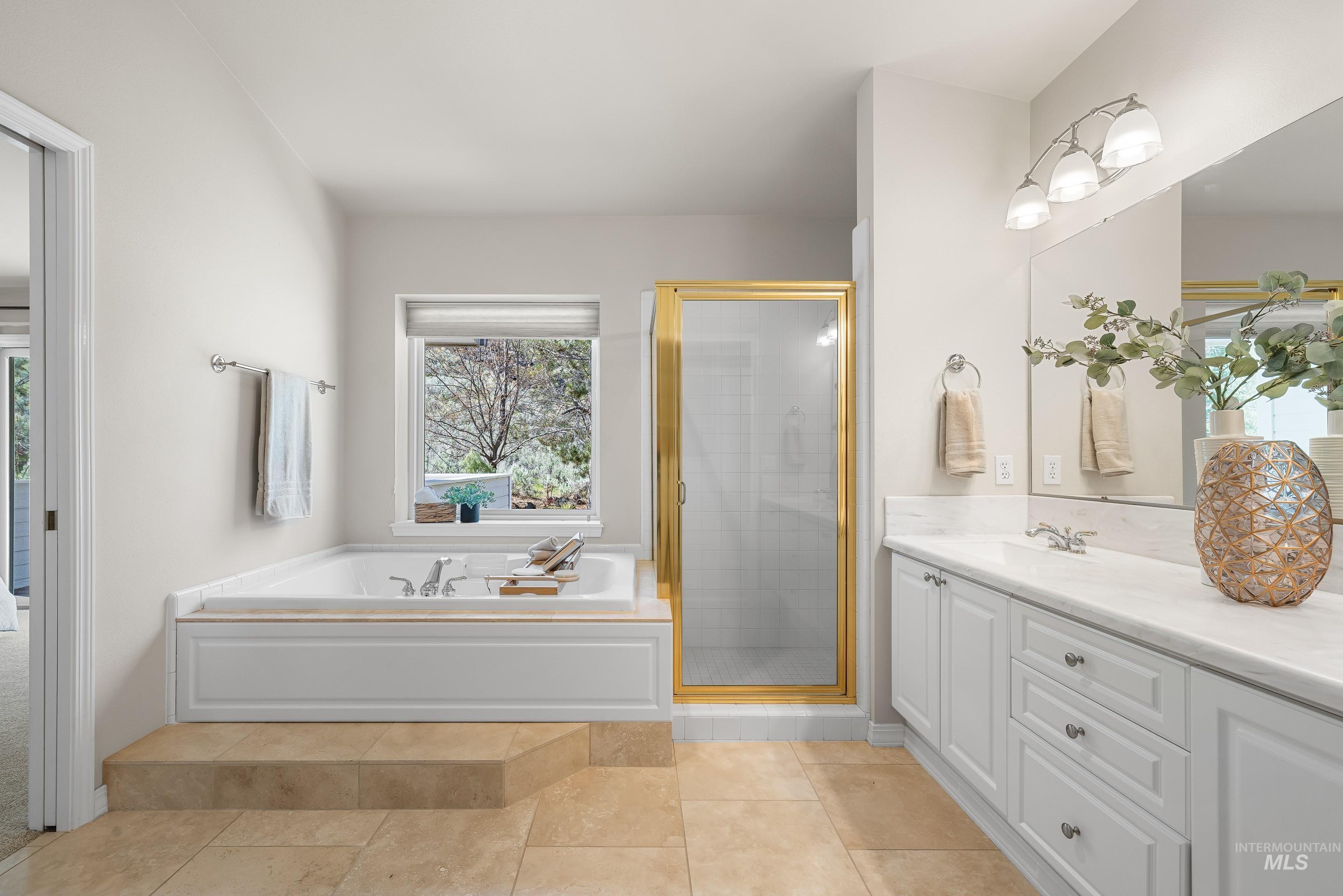 5663 E Gateway Dr, Boise, Idaho 83716, 5 Bedrooms, 3 Bathrooms, Residential For Sale, Price $1,049,000, 98981314