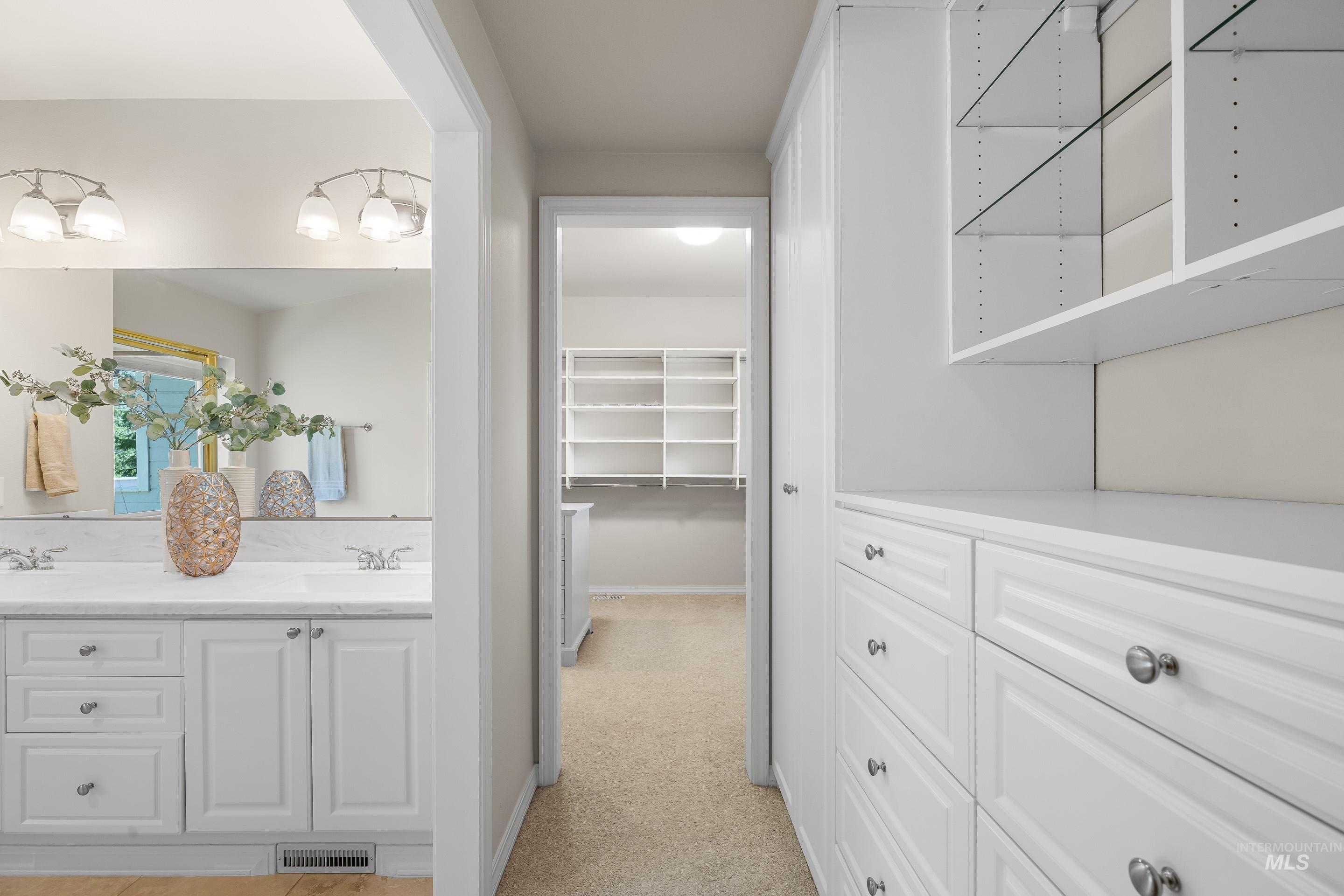 5663 E Gateway Dr, Boise, Idaho 83716, 5 Bedrooms, 3 Bathrooms, Residential For Sale, Price $1,049,000, 98981314