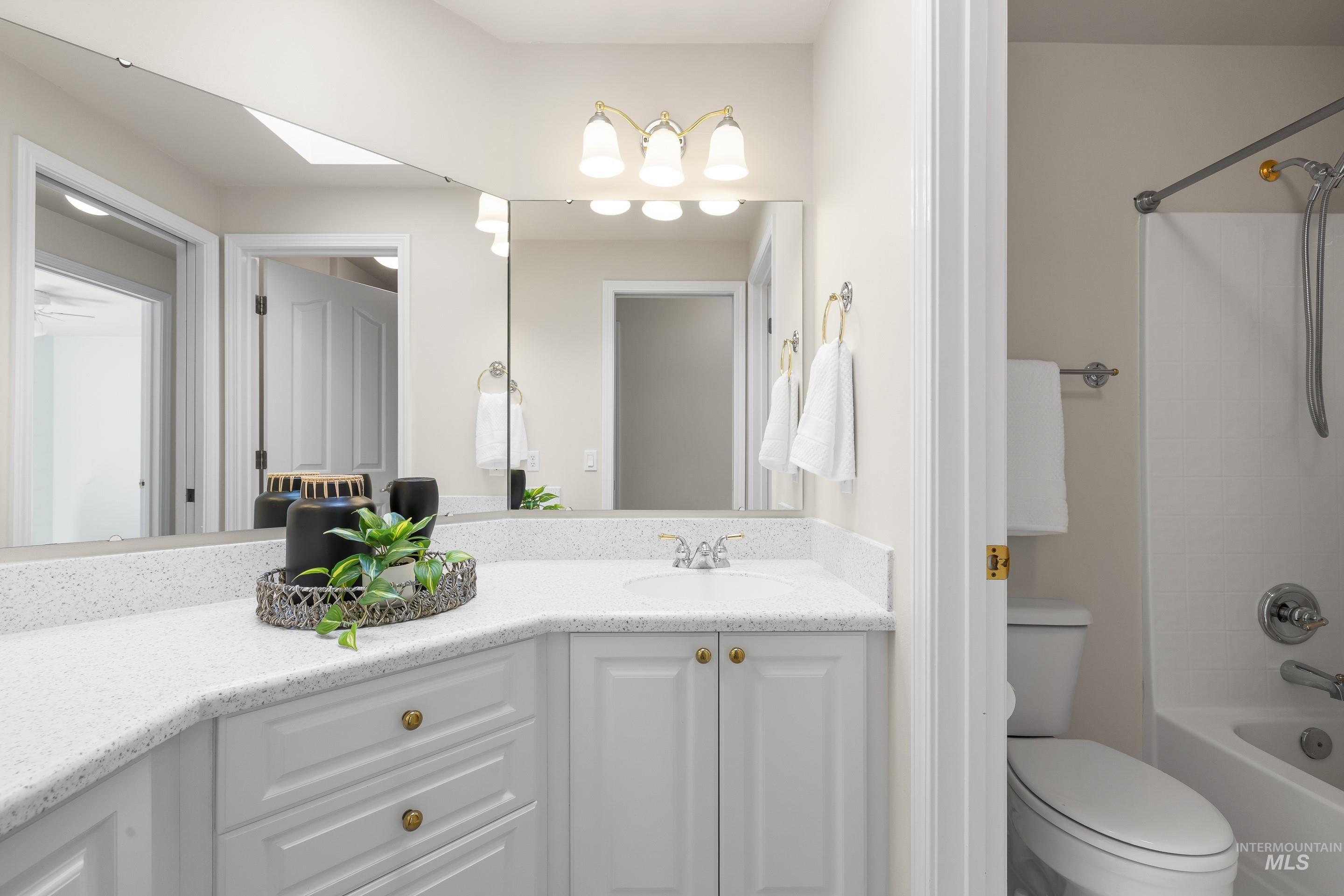 5663 E Gateway Dr, Boise, Idaho 83716, 5 Bedrooms, 3 Bathrooms, Residential For Sale, Price $1,049,000, 98981314