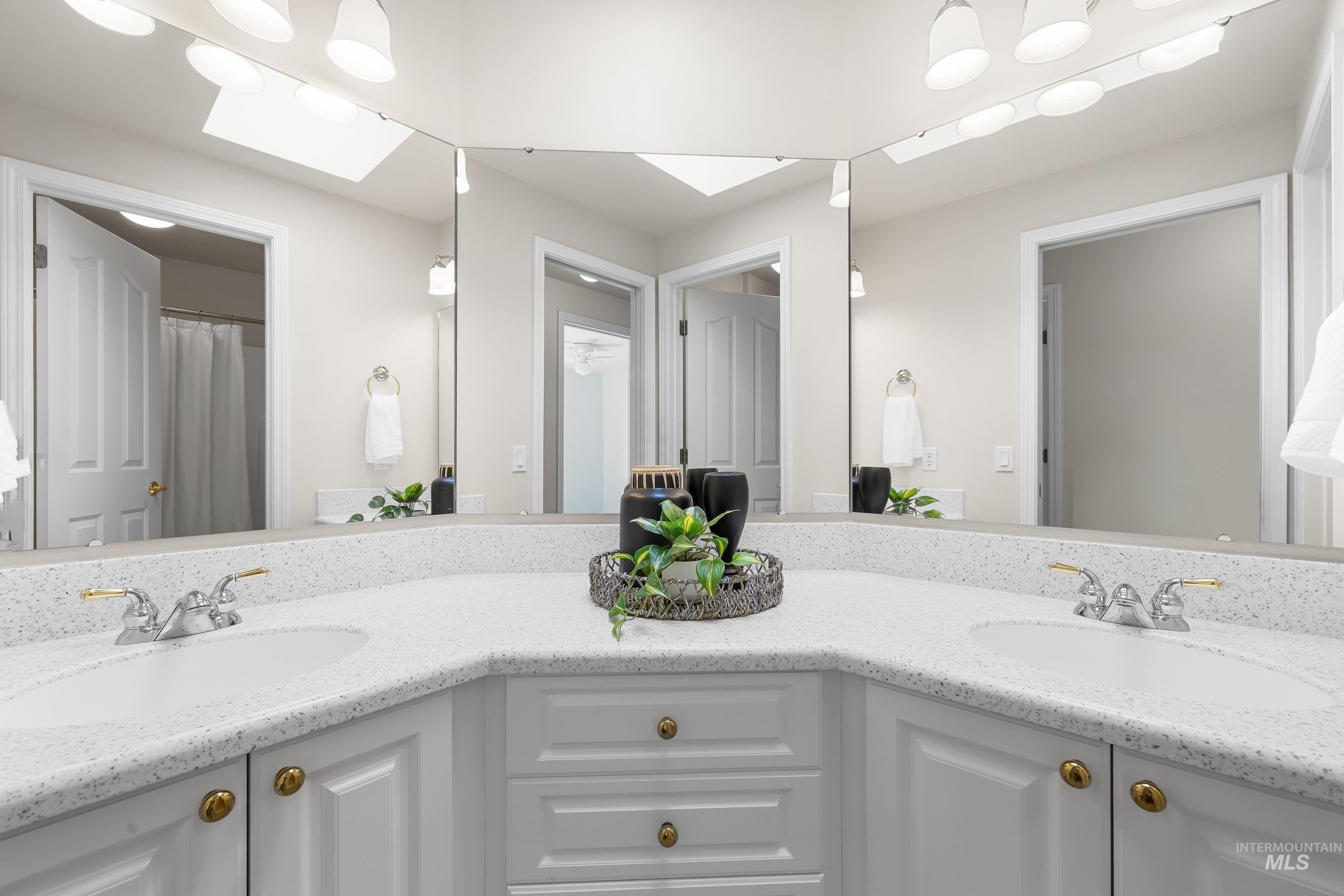 5663 E Gateway Dr, Boise, Idaho 83716, 5 Bedrooms, 3 Bathrooms, Residential For Sale, Price $1,049,000, 98981314