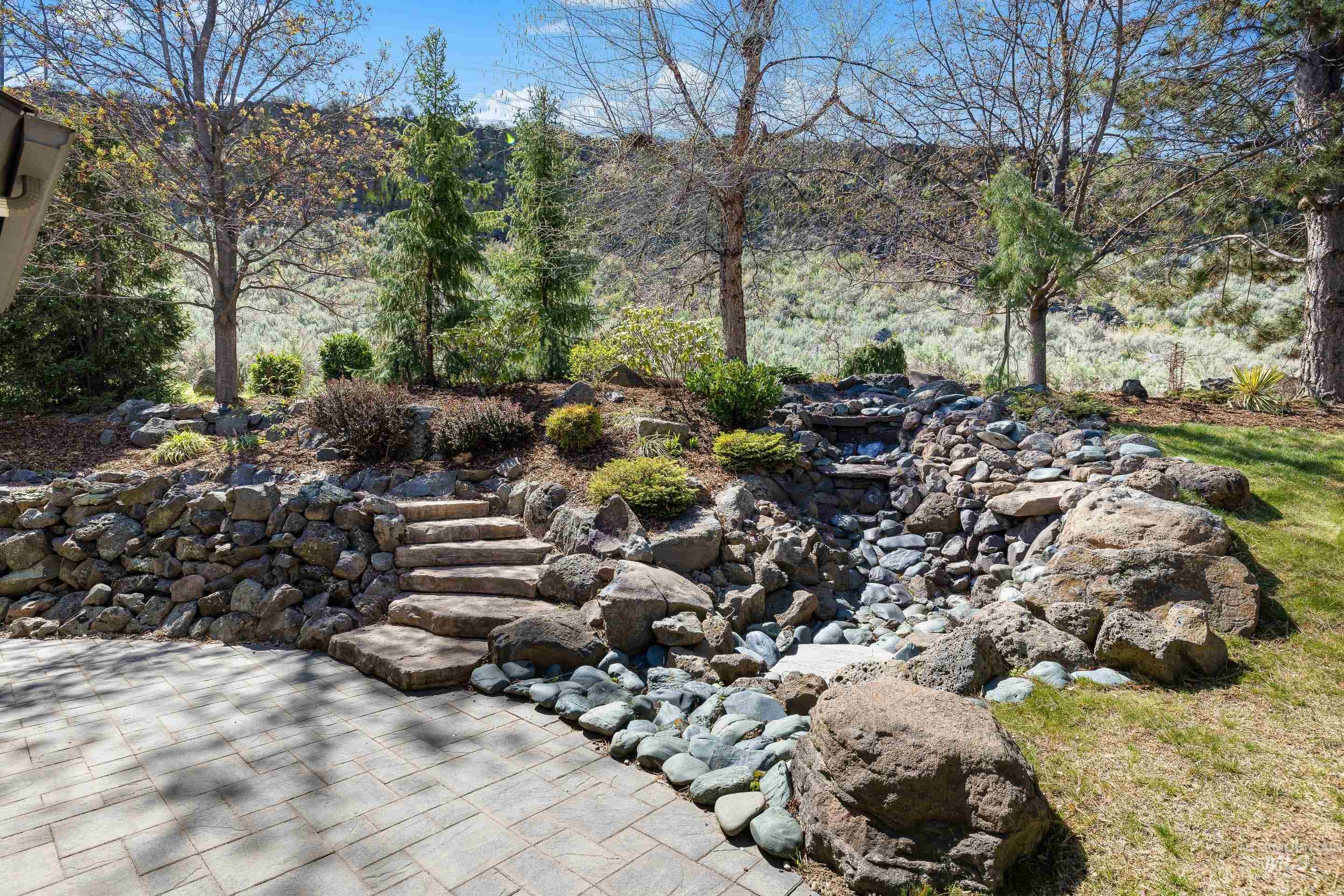 5663 E Gateway Dr, Boise, Idaho 83716, 5 Bedrooms, 3 Bathrooms, Residential For Sale, Price $1,049,000, 98981314