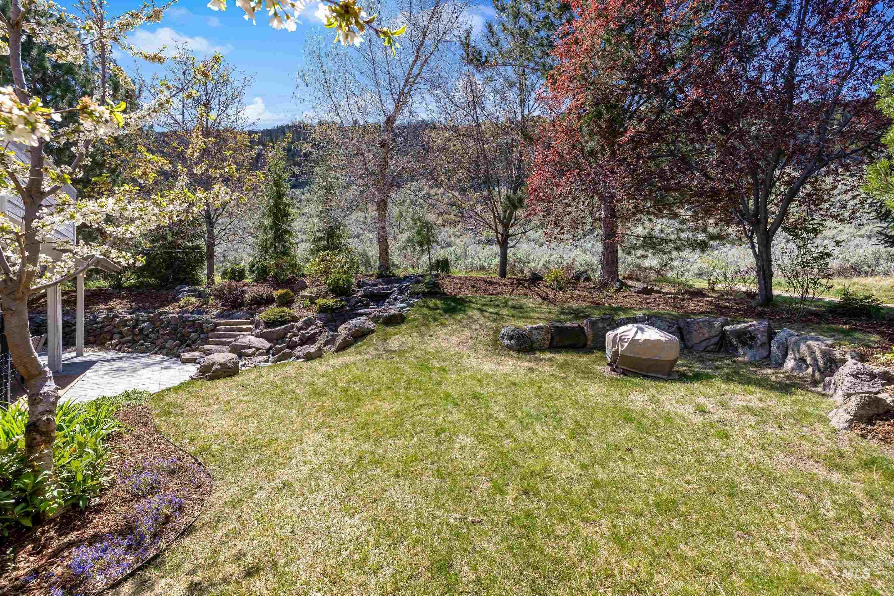 5663 E Gateway Dr, Boise, Idaho 83716, 5 Bedrooms, 3 Bathrooms, Residential For Sale, Price $1,049,000, 98981314