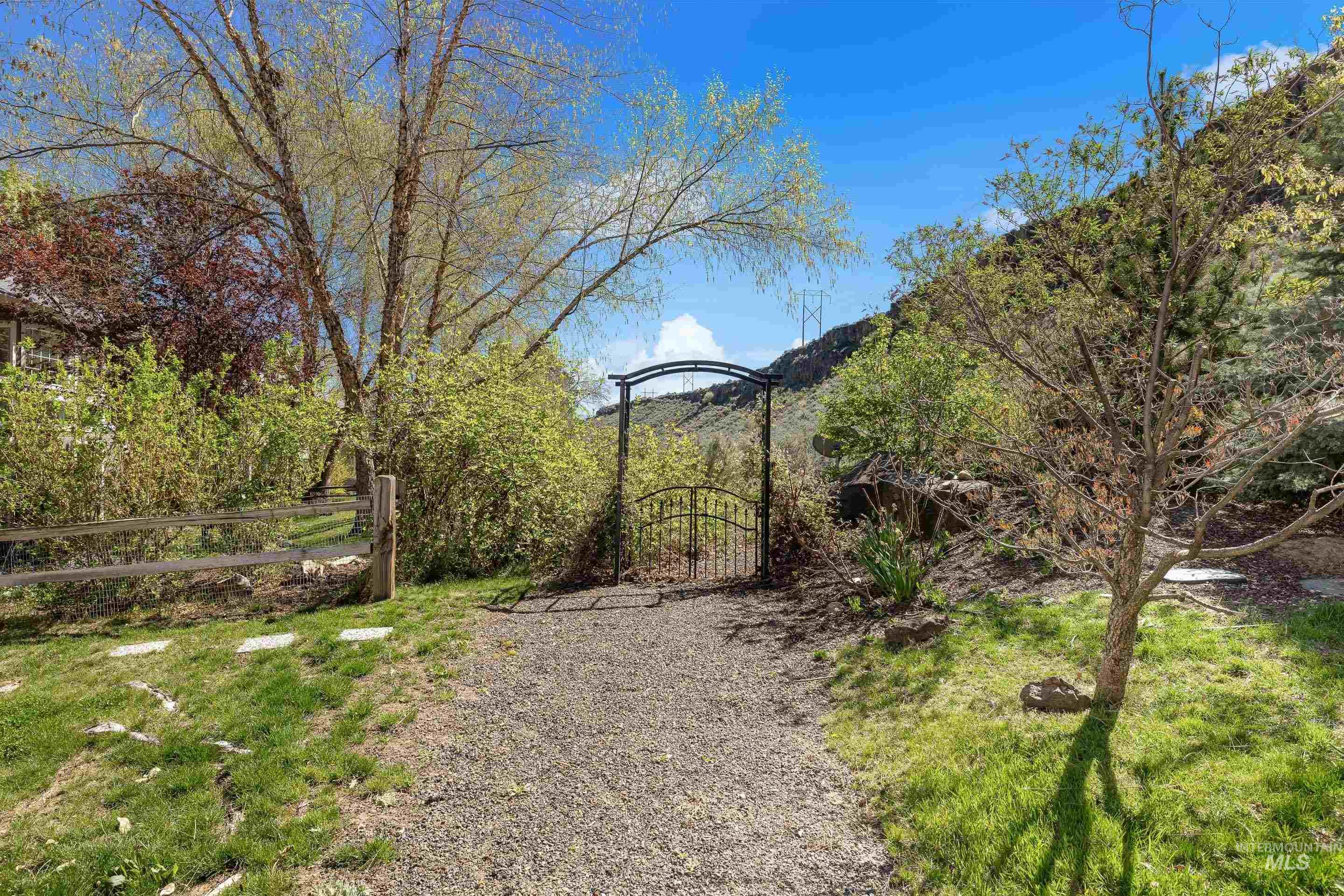 5663 E Gateway Dr, Boise, Idaho 83716, 5 Bedrooms, 3 Bathrooms, Residential For Sale, Price $1,049,000, 98981314