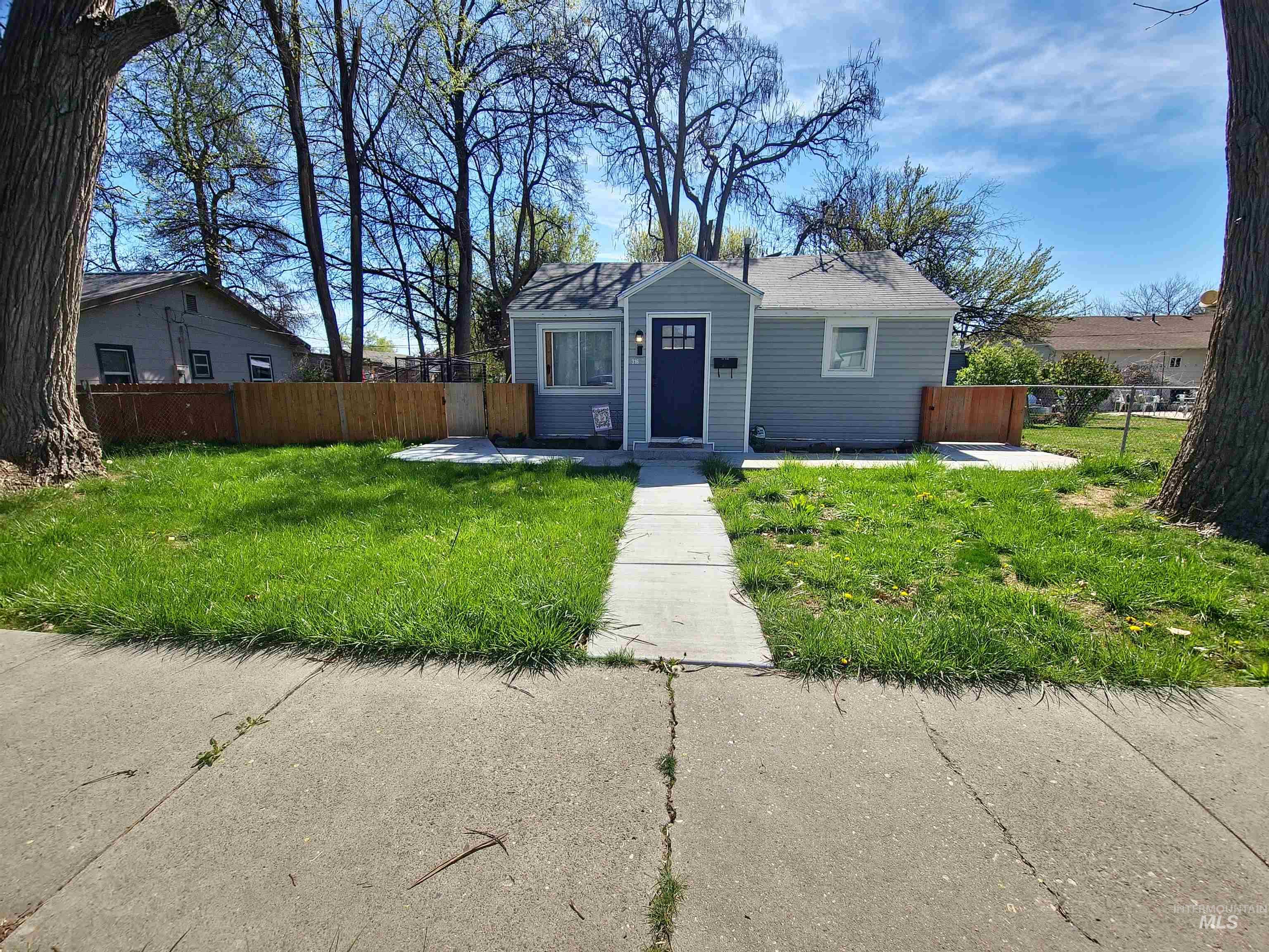 316 S 21st Ave, Nampa, Idaho 83651, 2 Bedrooms, 1 Bathroom, Residential For Sale, Price $310,000, 98981316