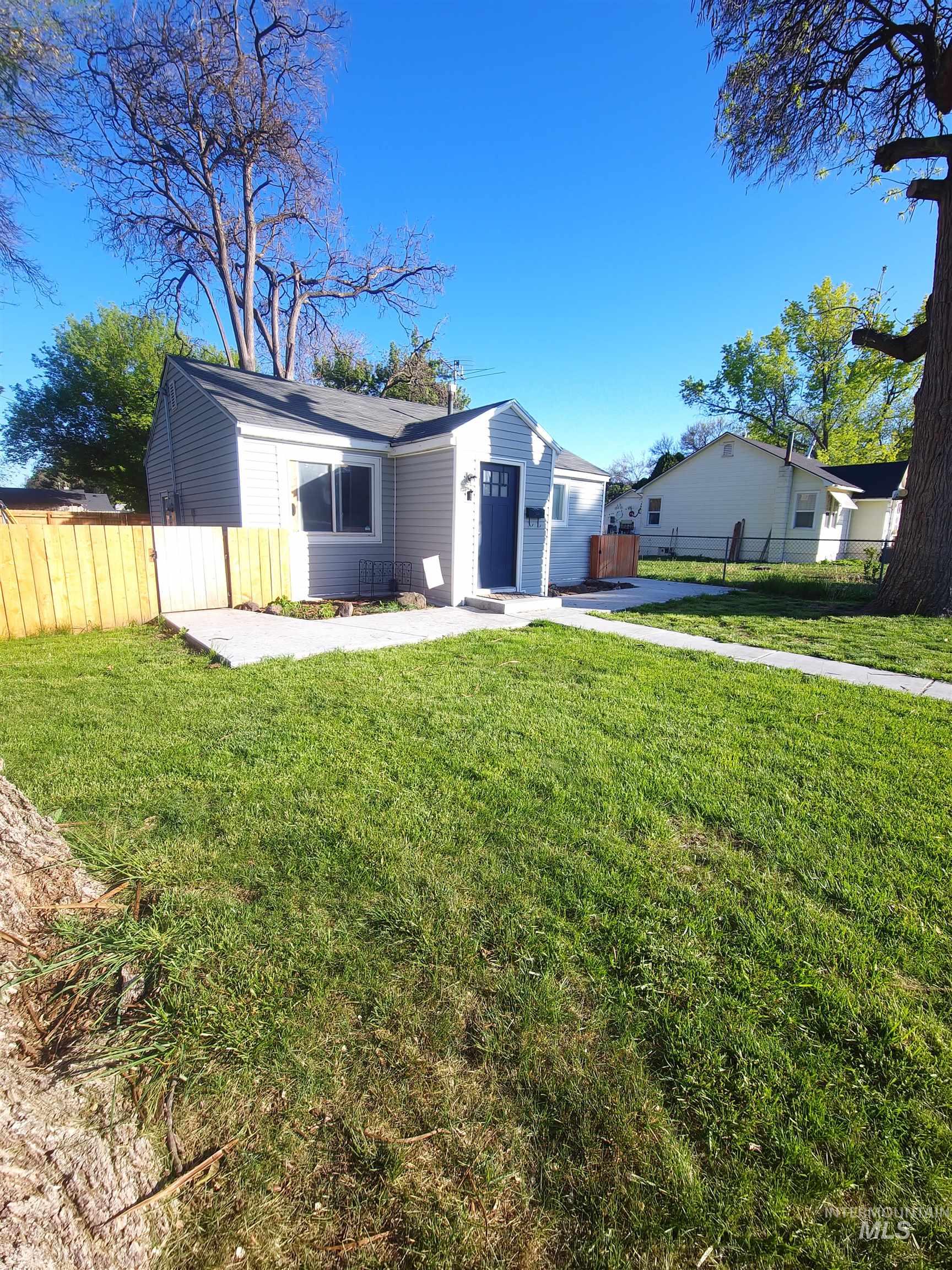 316 S 21st Ave, Nampa, Idaho 83651, 2 Bedrooms, 1 Bathroom, Residential For Sale, Price $300,000,MLS 98981316
