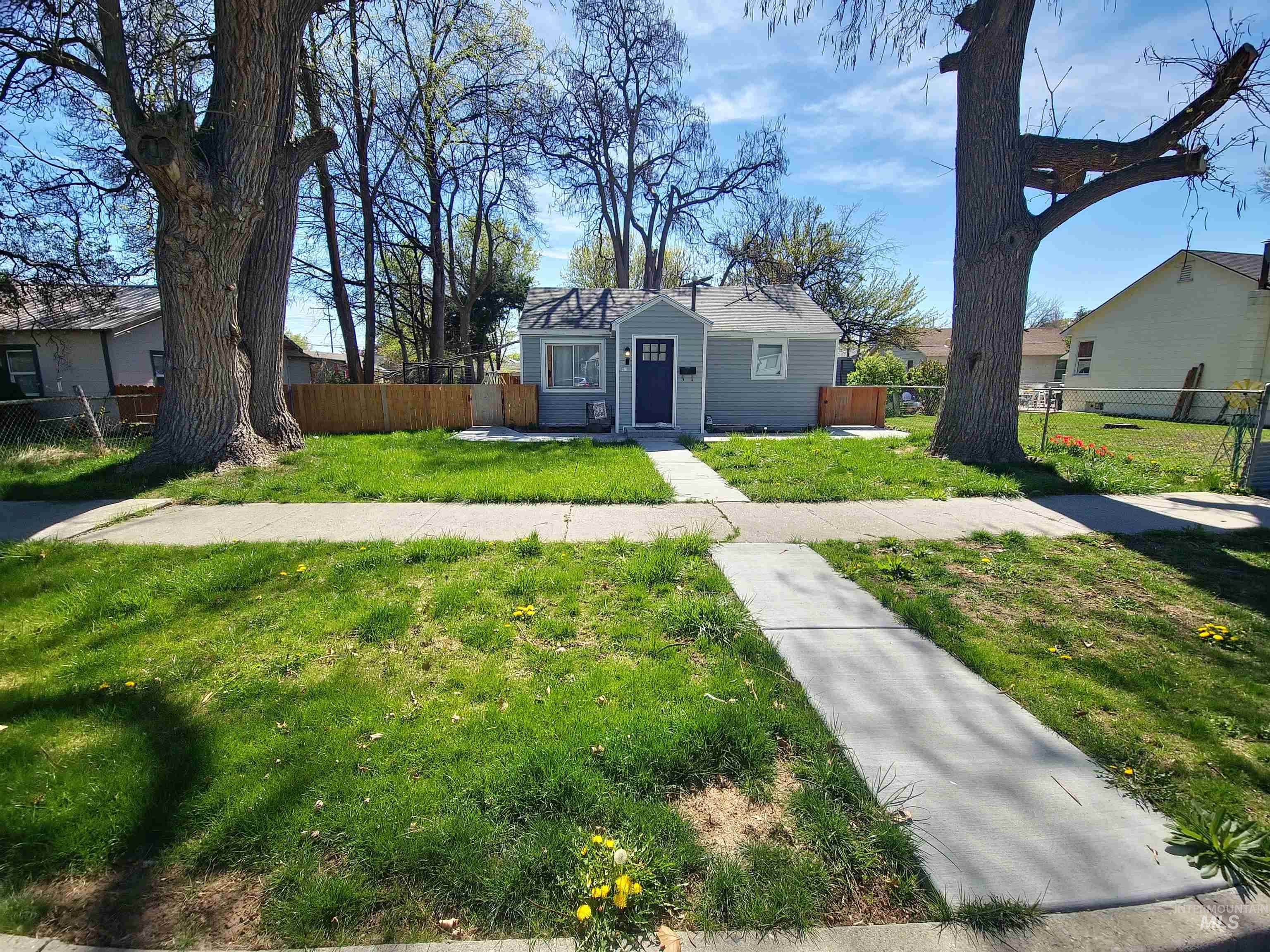 316 S 21st Ave, Nampa, Idaho 83651, 2 Bedrooms, 1 Bathroom, Residential For Sale, Price $310,000, 98981316