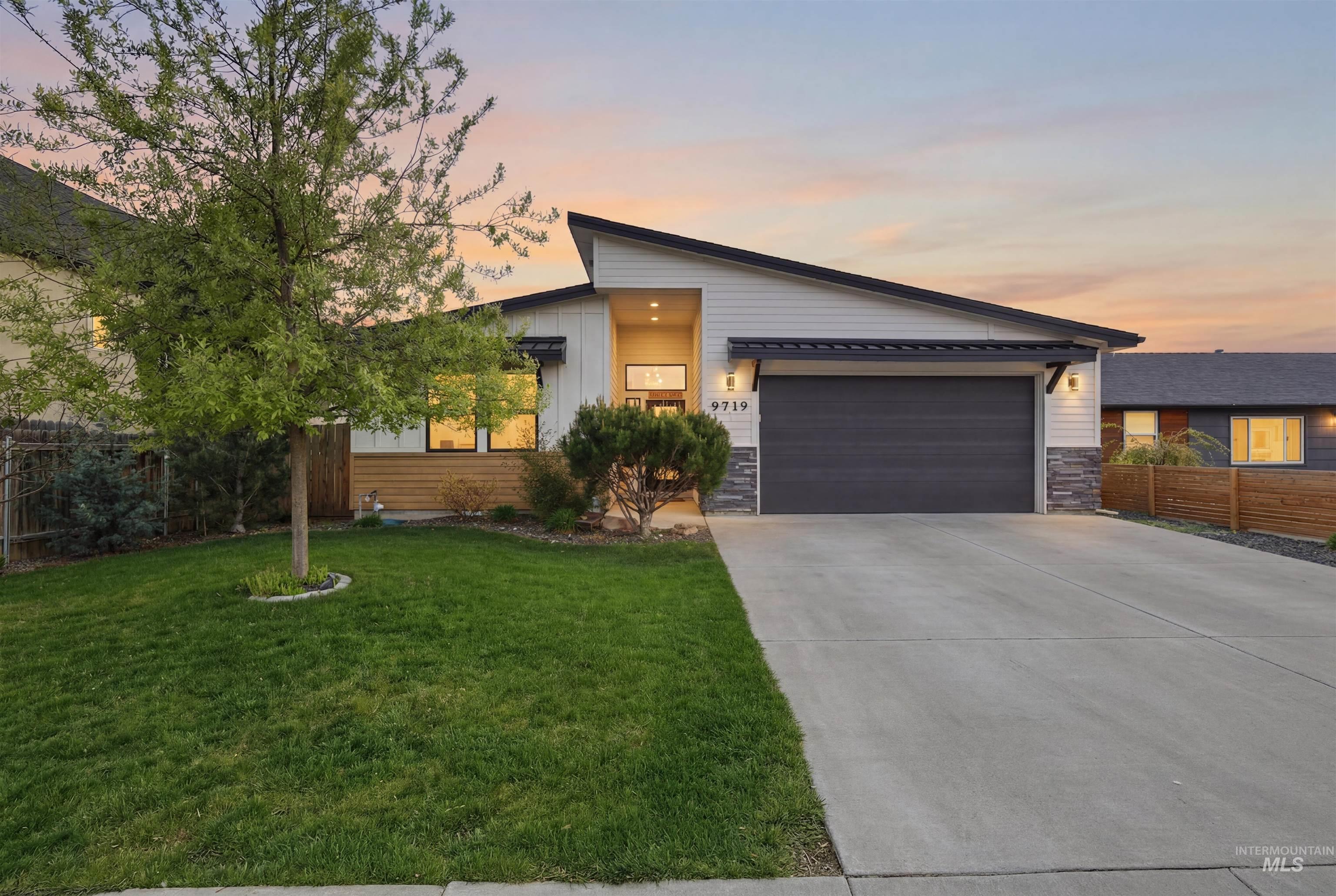 9719 W Sunflower Ln, Boise, Idaho 83704, 3 Bedrooms, 2 Bathrooms, Residential For Sale, Price $549,000, 98981318