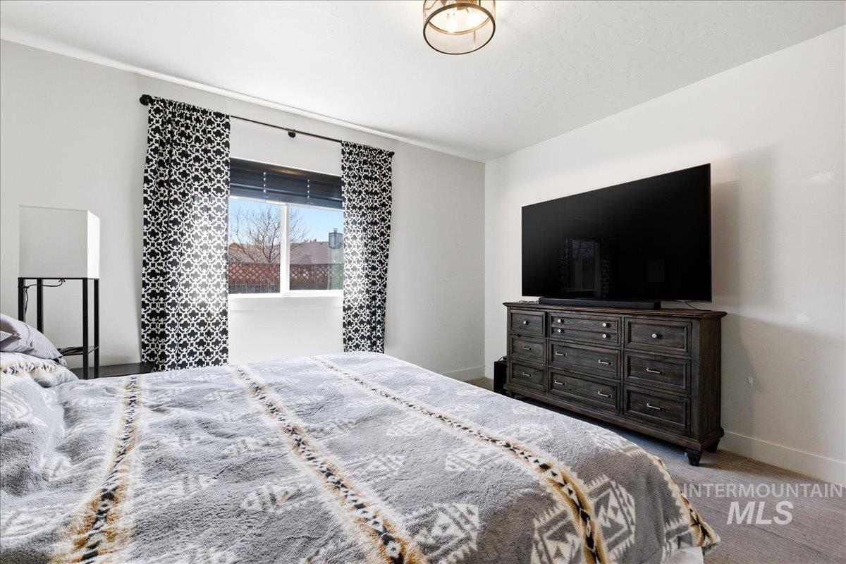 9719 W Sunflower Ln, Boise, Idaho 83704, 3 Bedrooms, 2 Bathrooms, Residential For Sale, Price $549,000, 98981318