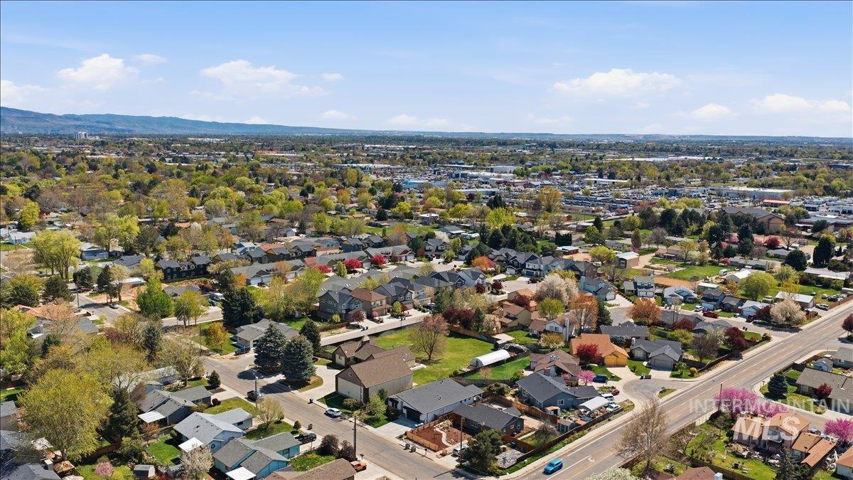 9719 W Sunflower Ln, Boise, Idaho 83704, 3 Bedrooms, 2 Bathrooms, Residential For Sale, Price $549,000, 98981318