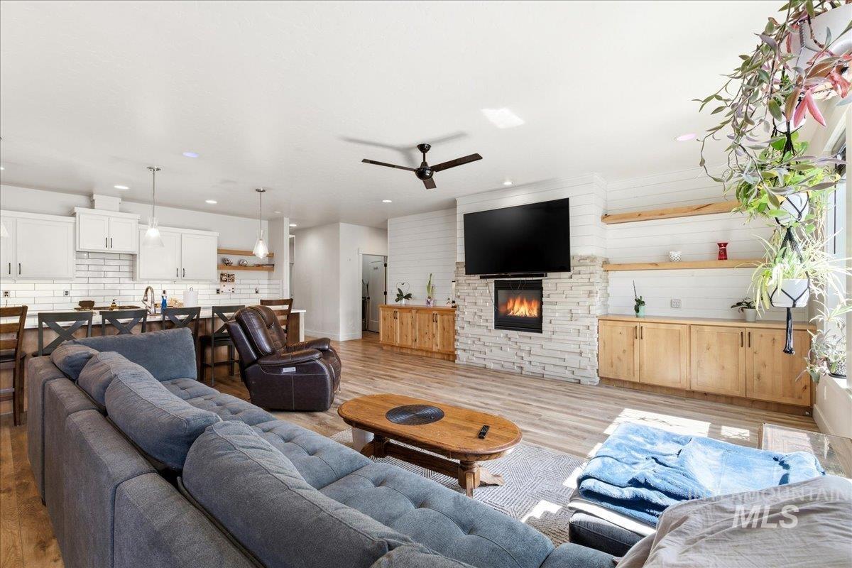 9719 W Sunflower Ln, Boise, Idaho 83704, 3 Bedrooms, 2 Bathrooms, Residential For Sale, Price $549,000, 98981318