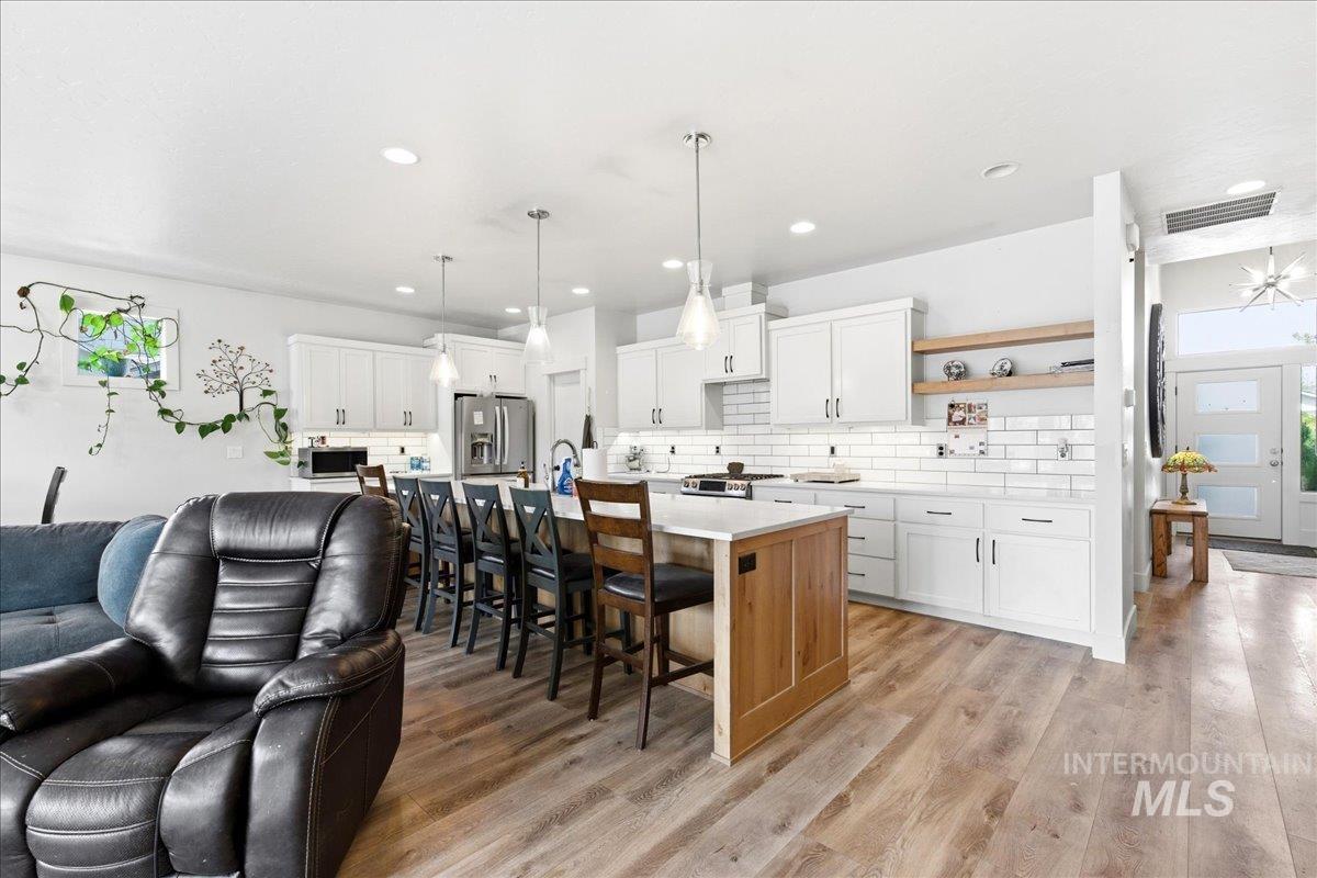 9719 W Sunflower Ln, Boise, Idaho 83704, 3 Bedrooms, 2 Bathrooms, Residential For Sale, Price $549,000, 98981318