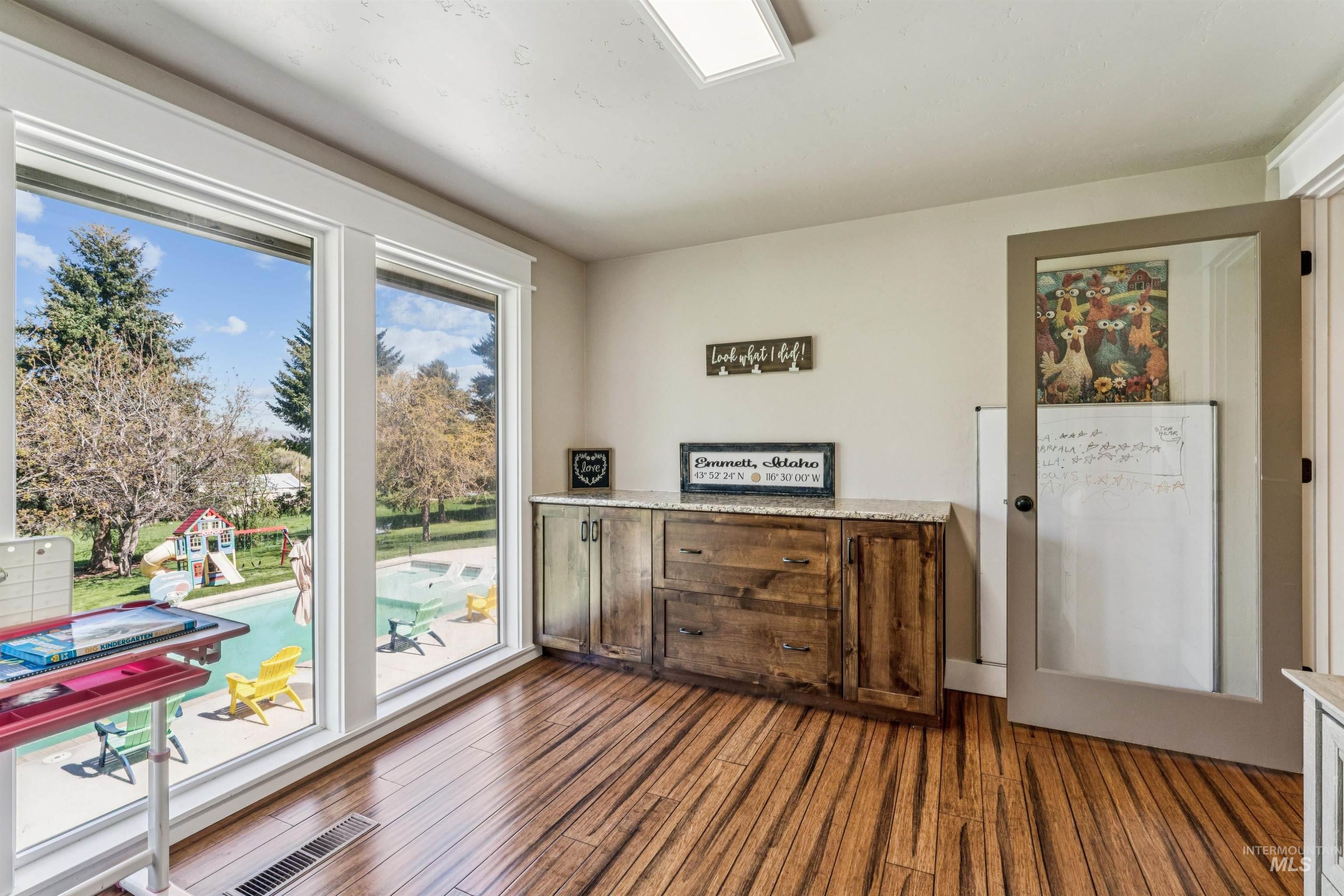 1050 W South Slope Rd., Emmett, Idaho 83617, 5 Bedrooms, 3 Bathrooms, Residential For Sale, Price $1,299,900, 98981320