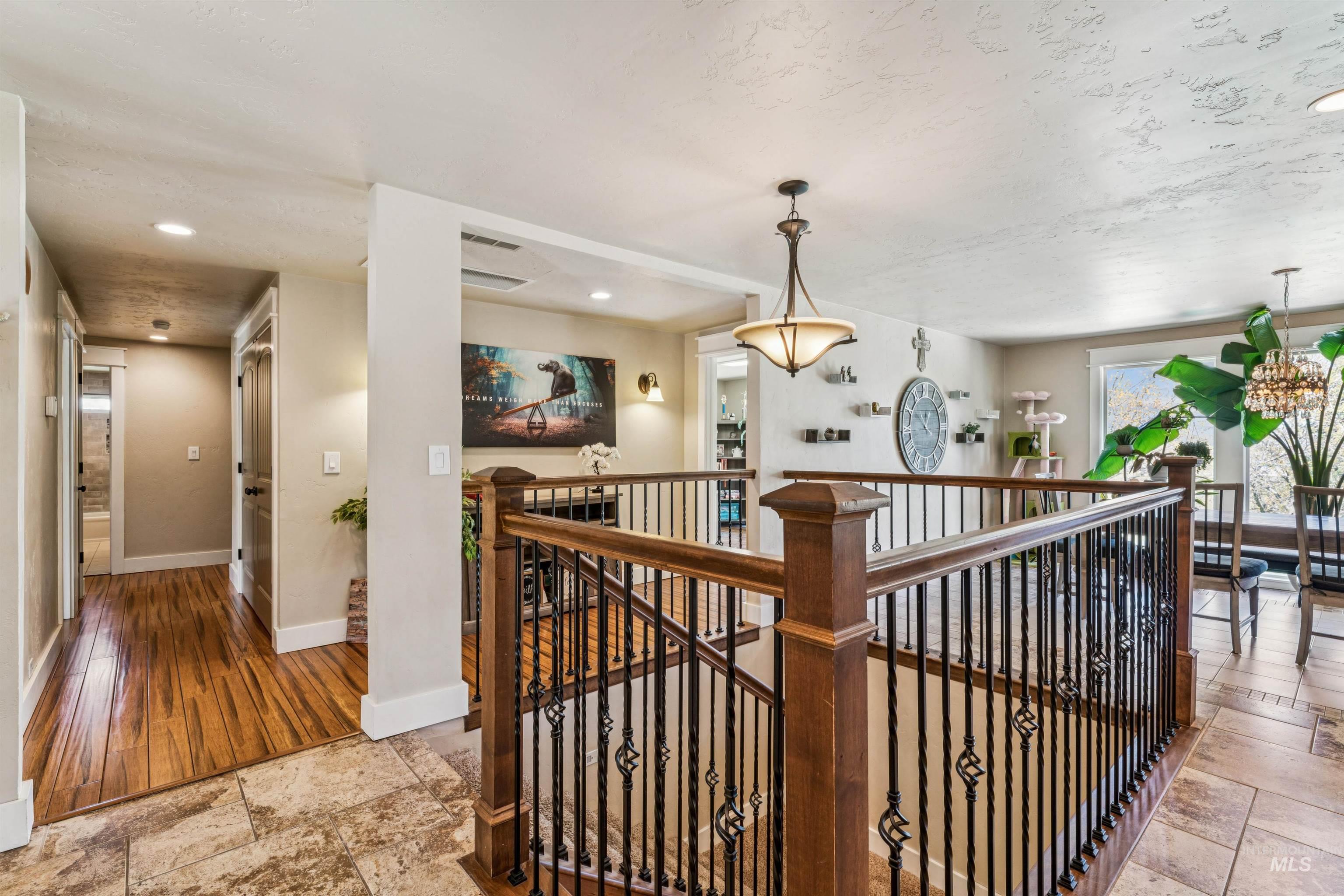 1050 W South Slope Rd., Emmett, Idaho 83617, 5 Bedrooms, 3 Bathrooms, Residential For Sale, Price $1,299,900, 98981320