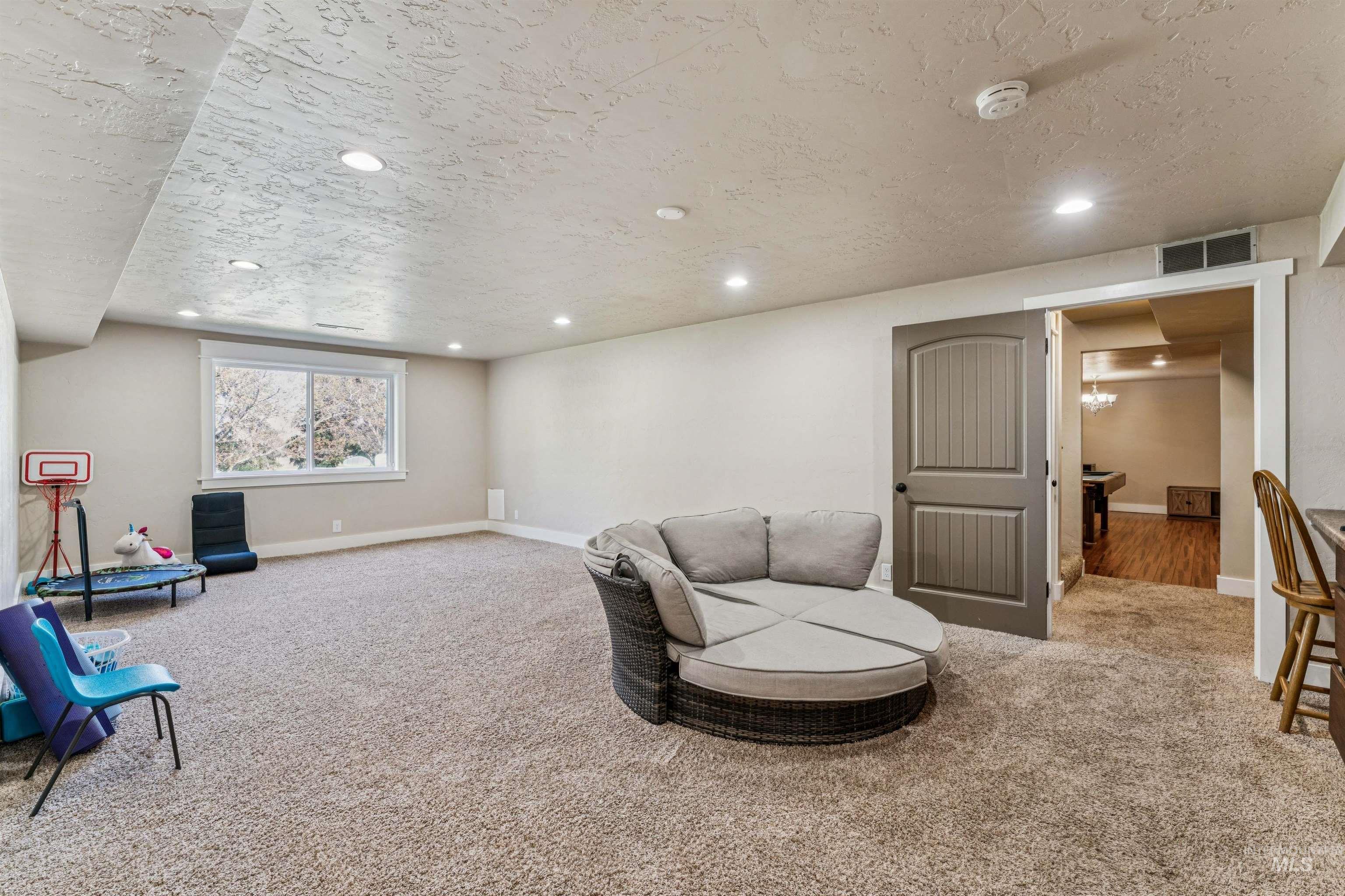 1050 W South Slope Rd., Emmett, Idaho 83617, 5 Bedrooms, 3 Bathrooms, Residential For Sale, Price $1,299,900, 98981320