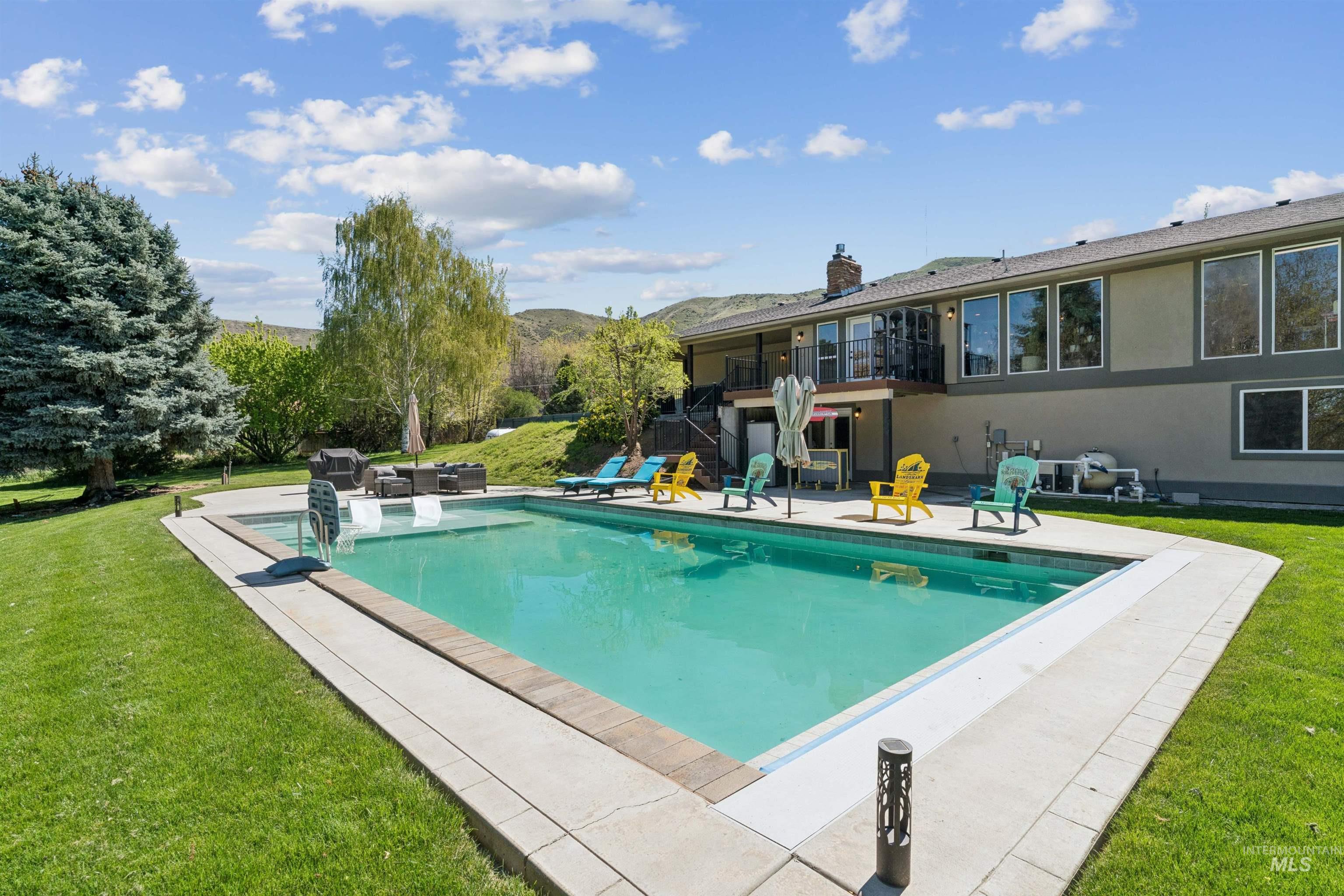 1050 W South Slope Rd., Emmett, Idaho 83617, 5 Bedrooms, 3 Bathrooms, Residential For Sale, Price $1,299,900, 98981320