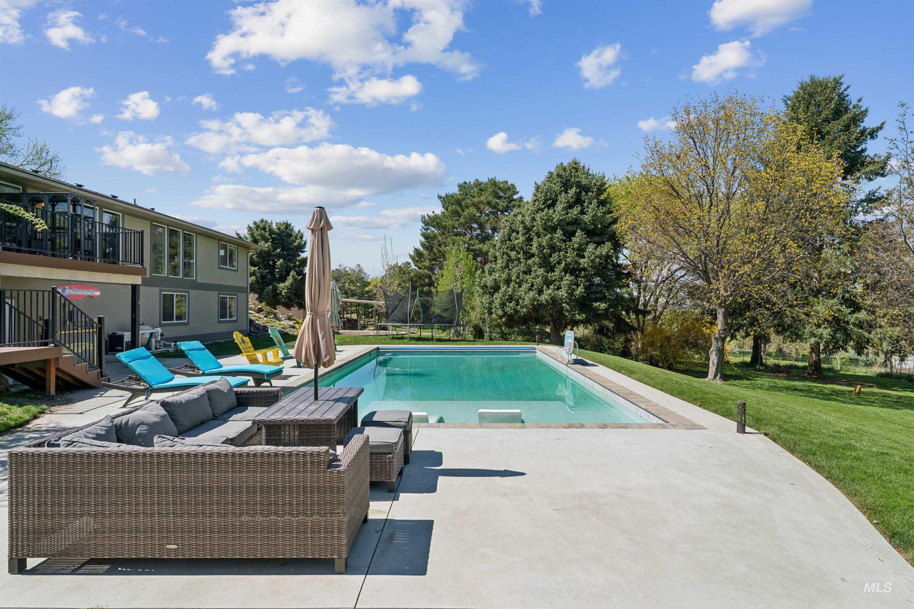 1050 W South Slope Rd., Emmett, Idaho 83617, 5 Bedrooms, 3 Bathrooms, Residential For Sale, Price $1,299,900, 98981320