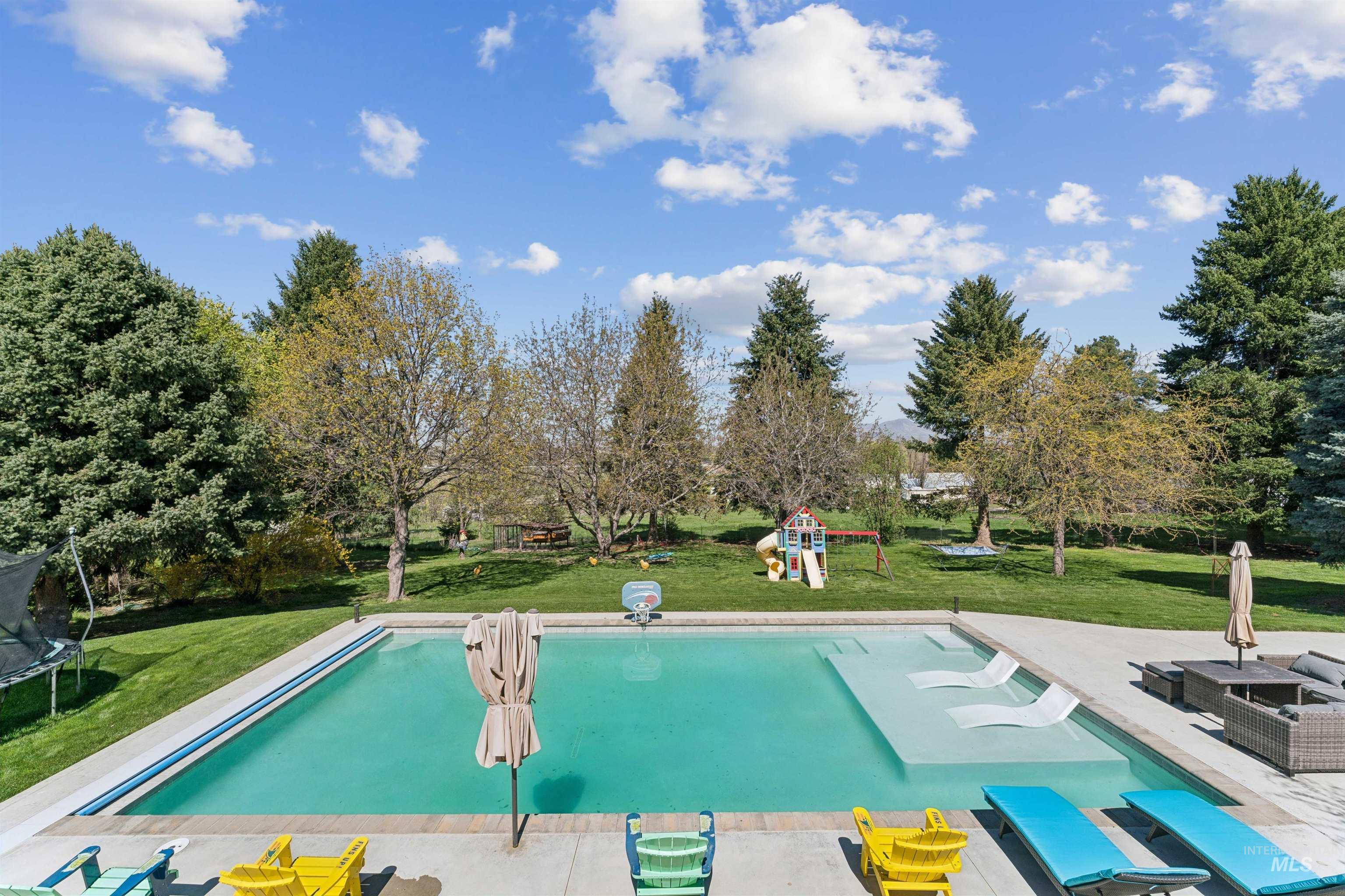 1050 W South Slope Rd., Emmett, Idaho 83617, 5 Bedrooms, 3 Bathrooms, Residential For Sale, Price $1,299,900, 98981320