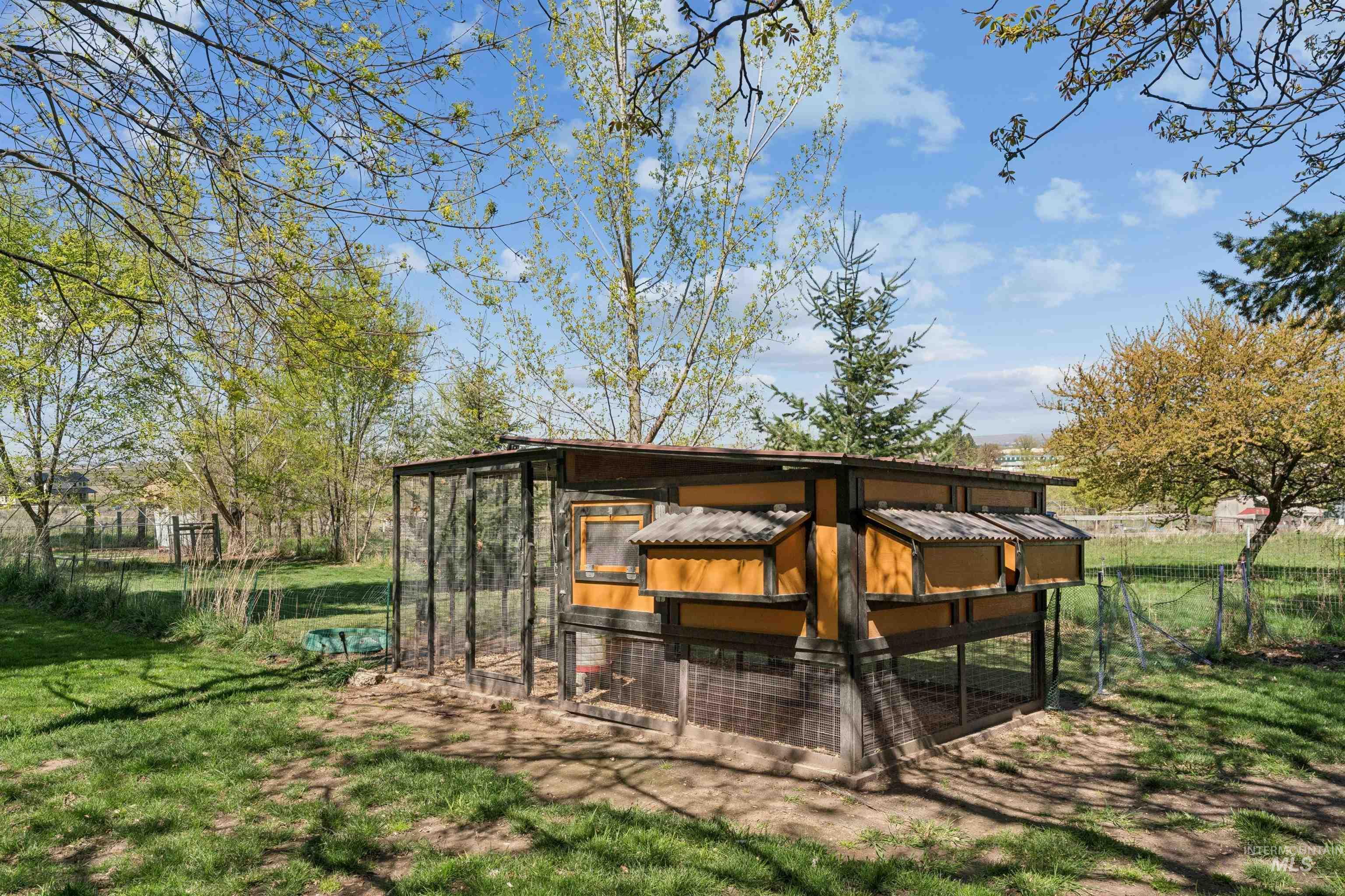 1050 W South Slope Rd., Emmett, Idaho 83617, 5 Bedrooms, 3 Bathrooms, Residential For Sale, Price $1,299,900, 98981320