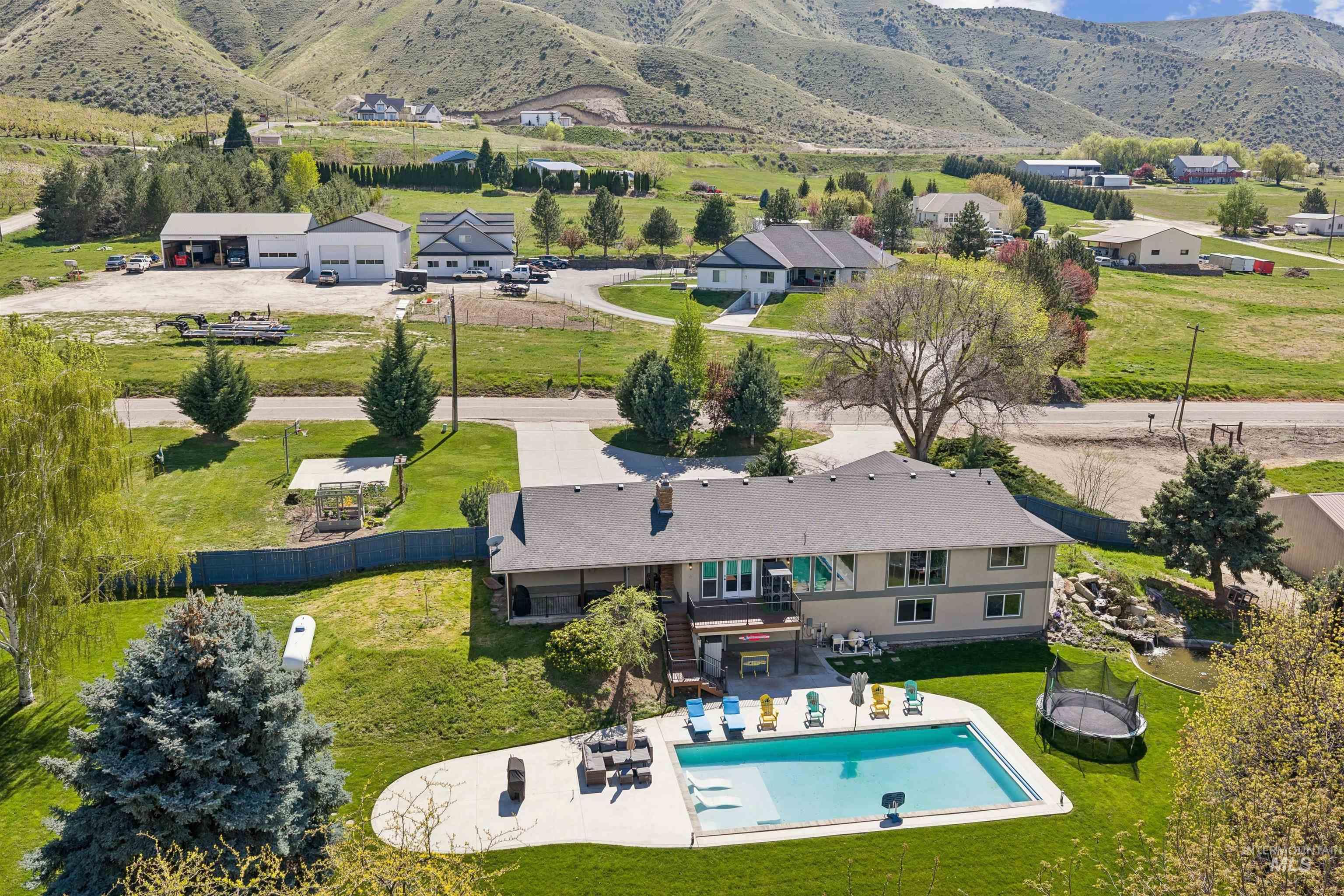 1050 W South Slope Rd., Emmett, Idaho 83617, 5 Bedrooms, 3 Bathrooms, Residential For Sale, Price $1,299,900, 98981320