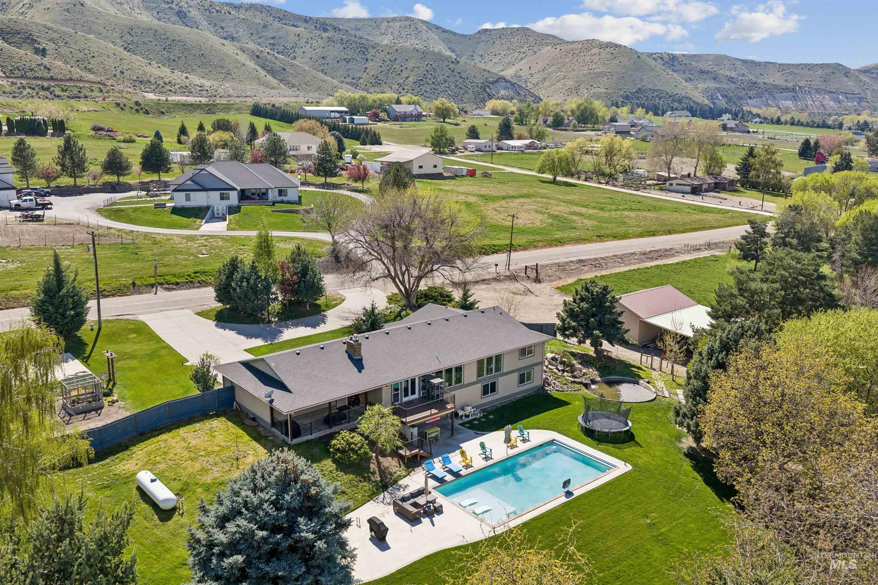 1050 W South Slope Rd., Emmett, Idaho 83617, 5 Bedrooms, 3 Bathrooms, Residential For Sale, Price $1,299,900, 98981320