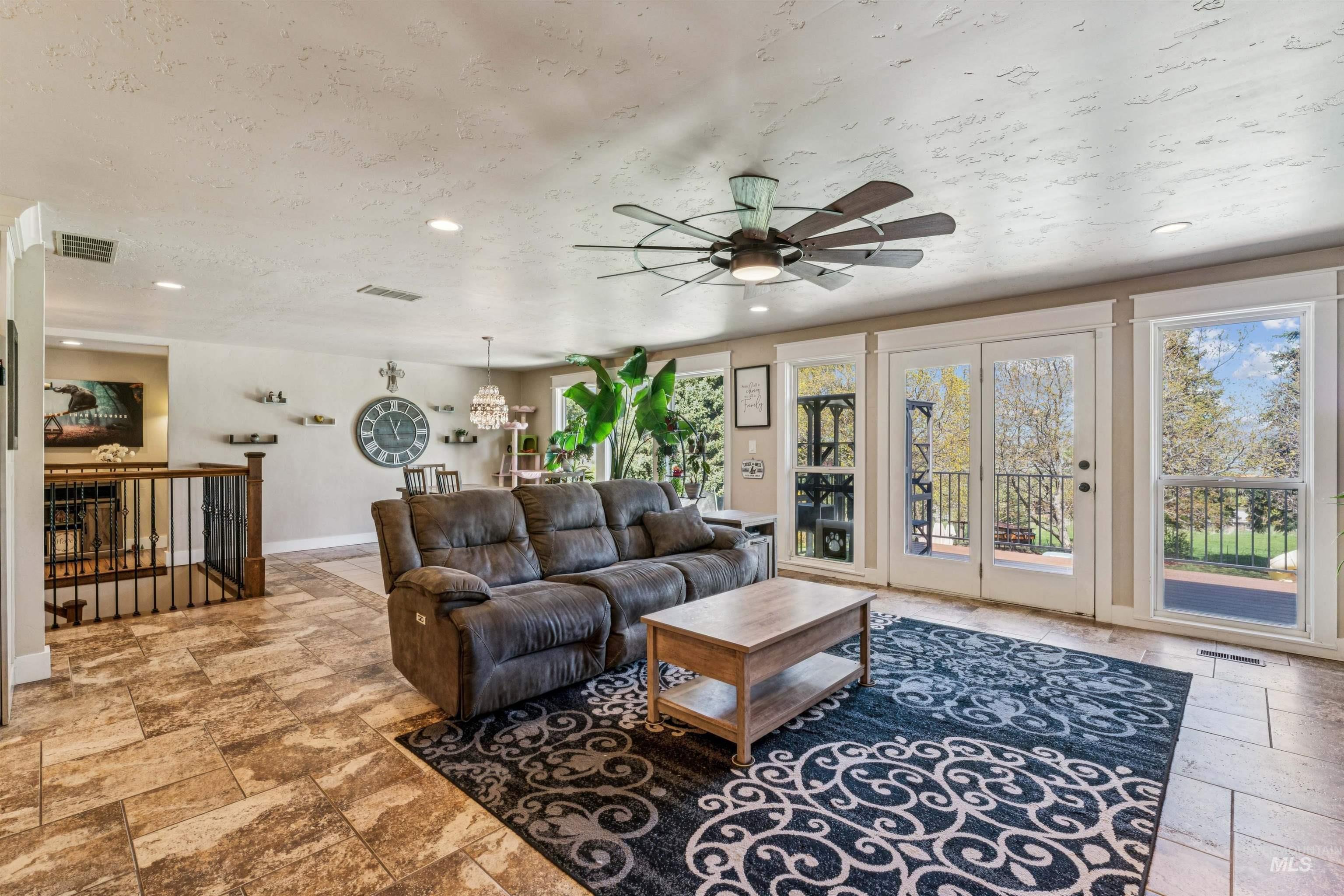 1050 W South Slope Rd., Emmett, Idaho 83617, 5 Bedrooms, 3 Bathrooms, Residential For Sale, Price $1,299,900, 98981320