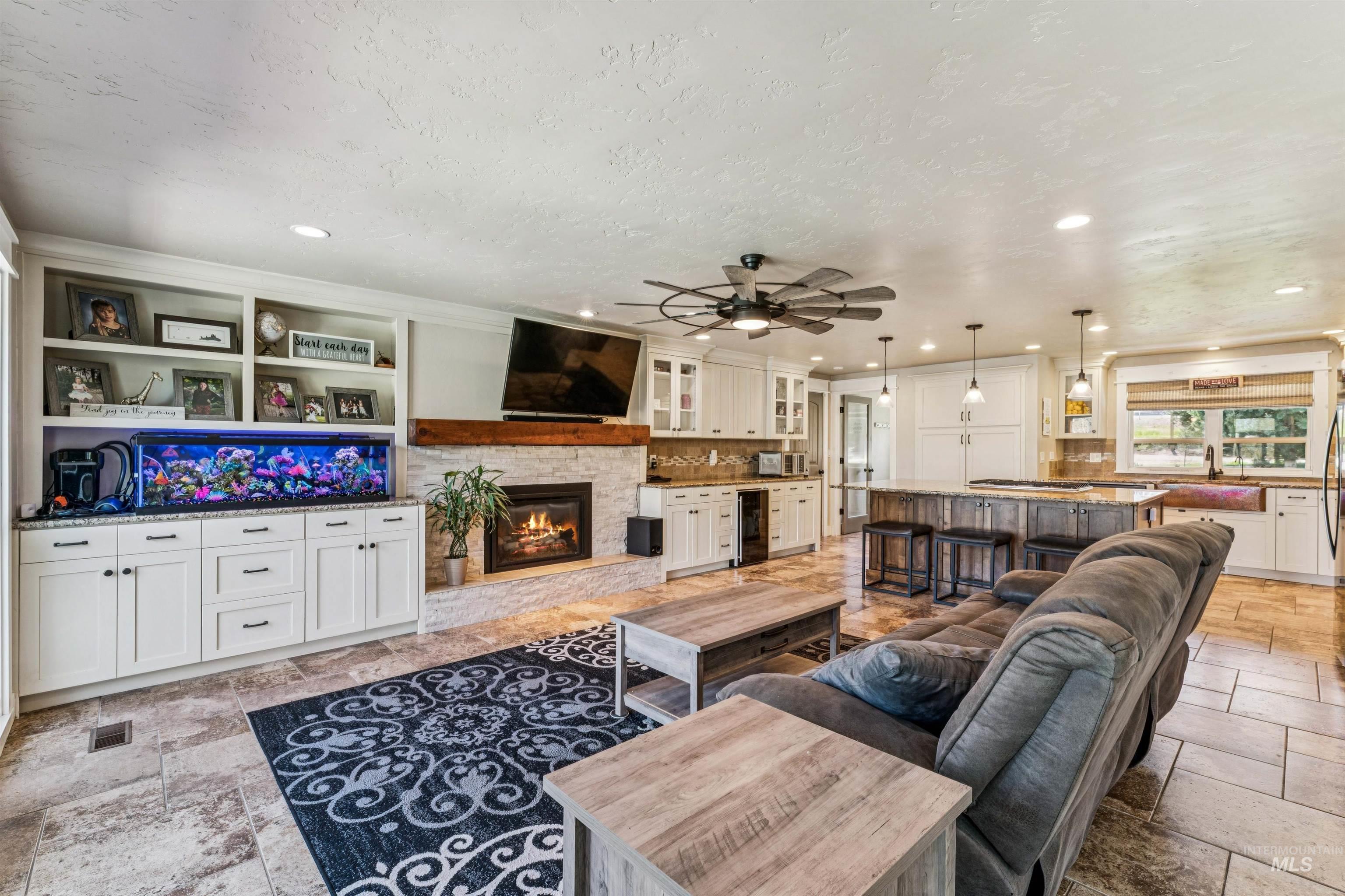 1050 W South Slope Rd., Emmett, Idaho 83617, 5 Bedrooms, 3 Bathrooms, Residential For Sale, Price $1,299,900, 98981320