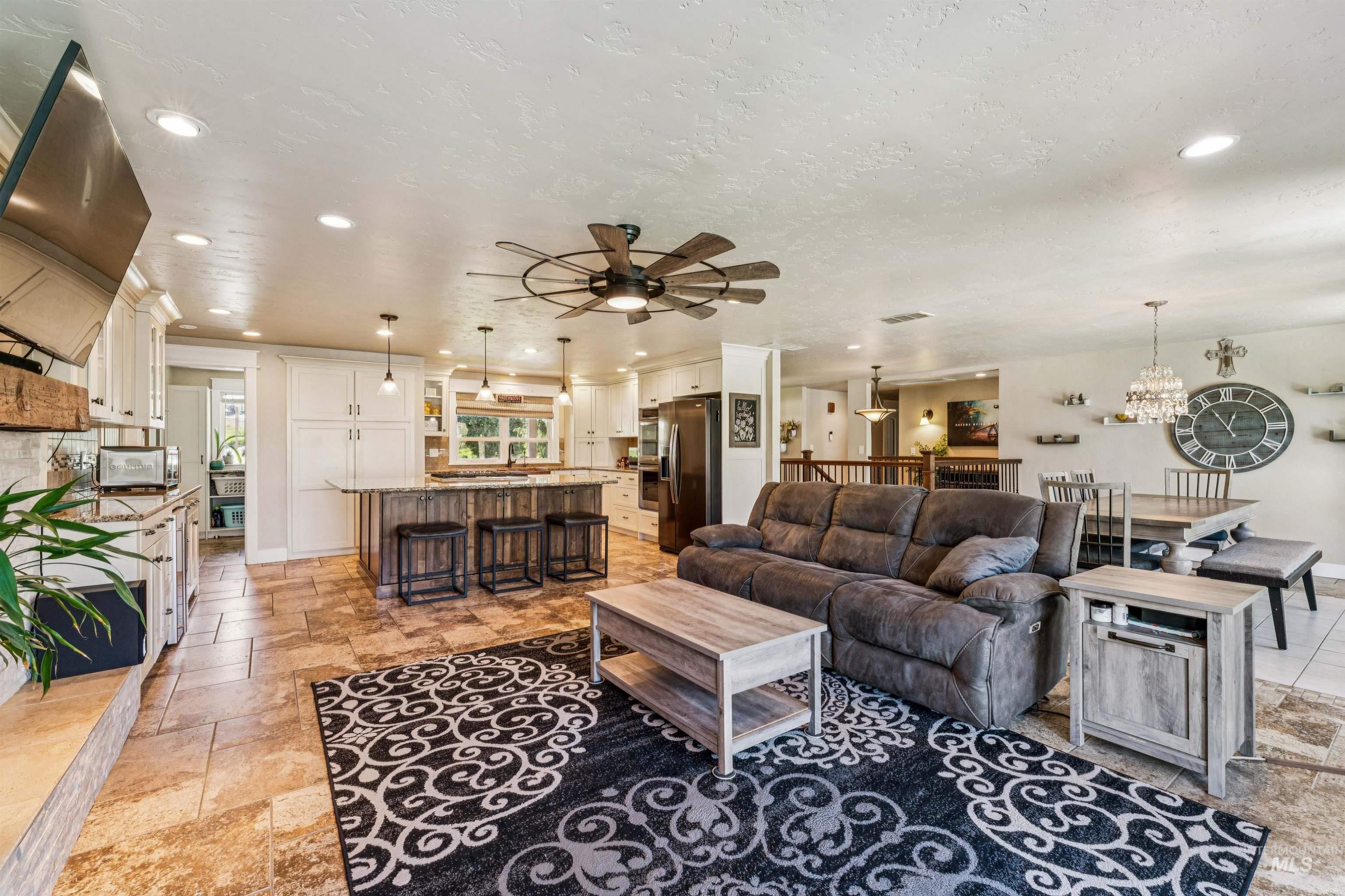 1050 W South Slope Rd., Emmett, Idaho 83617, 5 Bedrooms, 3 Bathrooms, Residential For Sale, Price $1,299,900, 98981320