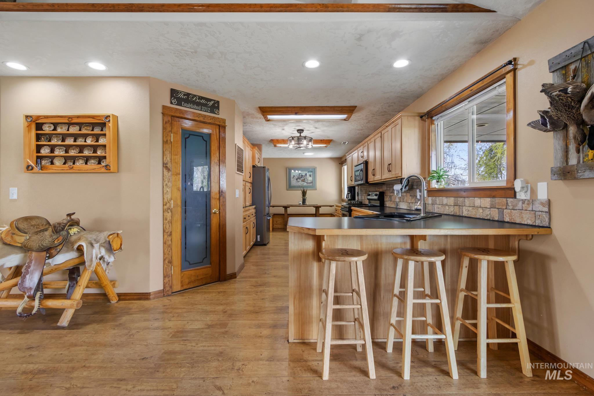 27 N Pit Lane, Nampa, Idaho 83687, 3 Bedrooms, 2 Bathrooms, Residential For Sale, Price $769,000, 98981321