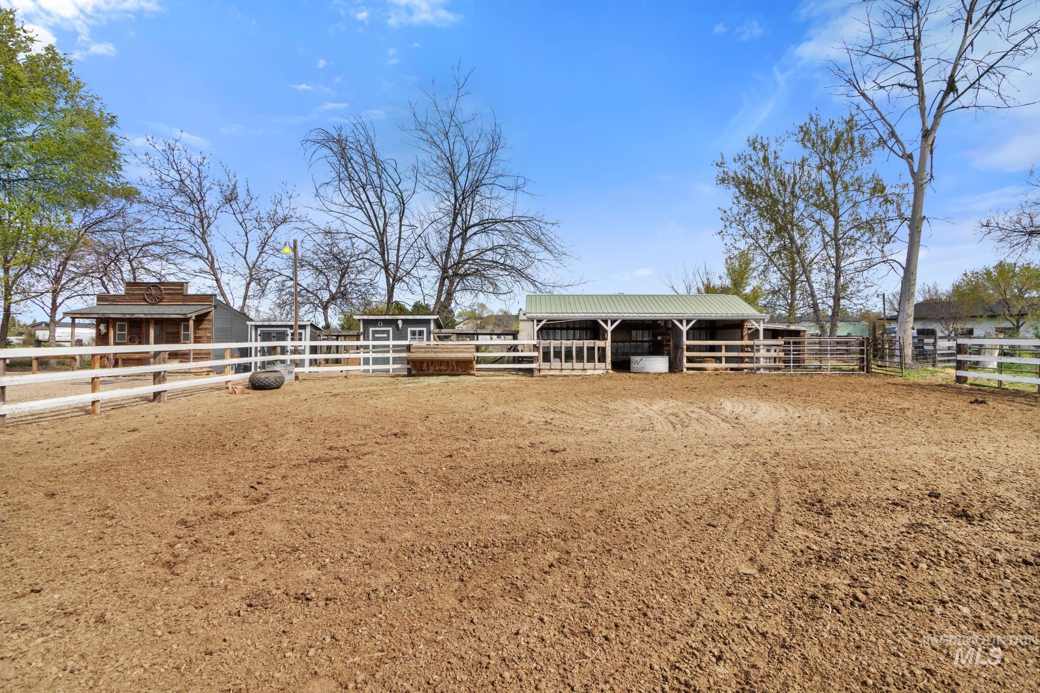 27 N Pit Lane, Nampa, Idaho 83687, 3 Bedrooms, 2 Bathrooms, Residential For Sale, Price $769,000, 98981321