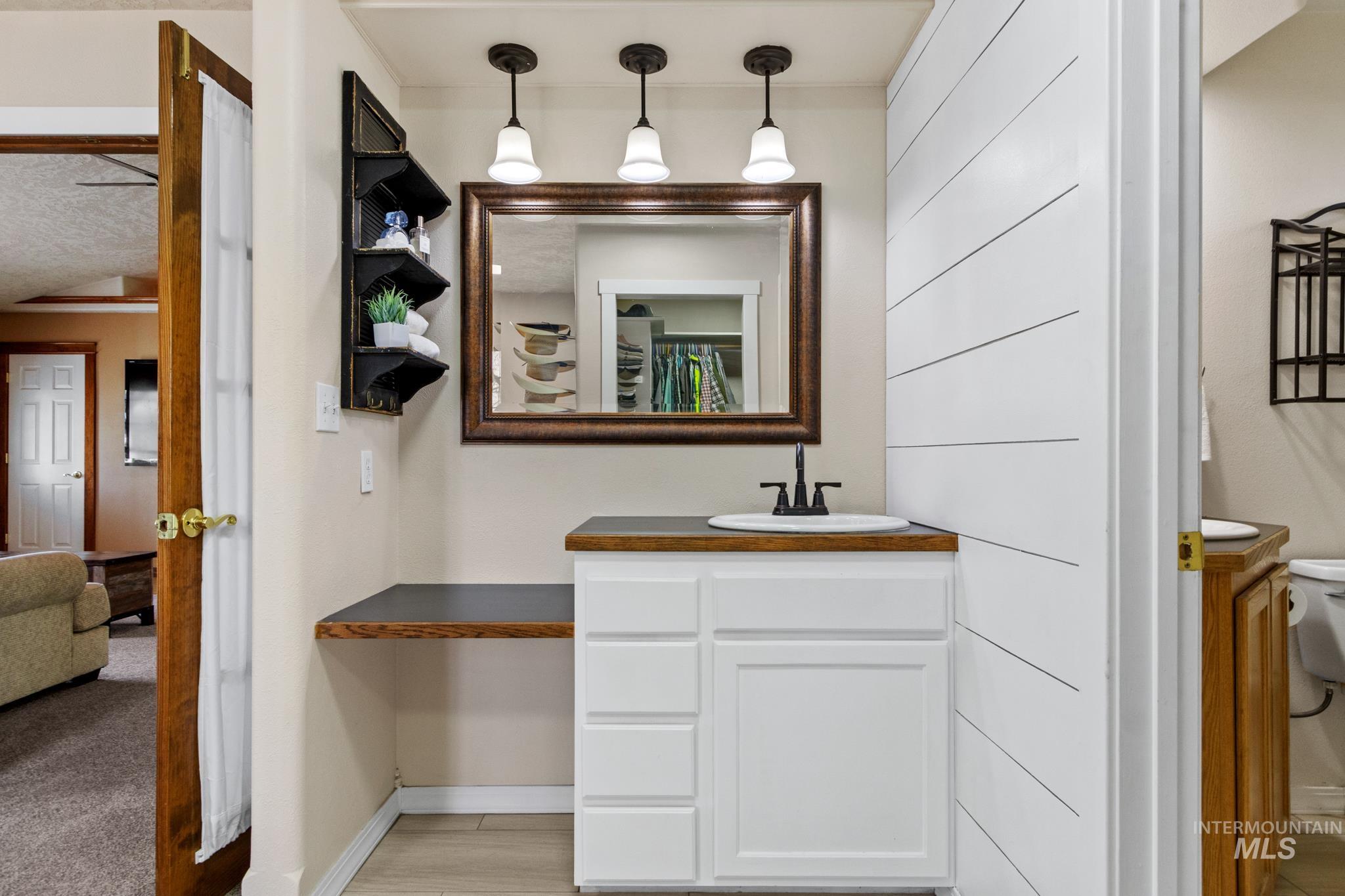 27 N Pit Lane, Nampa, Idaho 83687, 3 Bedrooms, 2 Bathrooms, Residential For Sale, Price $769,000, 98981321