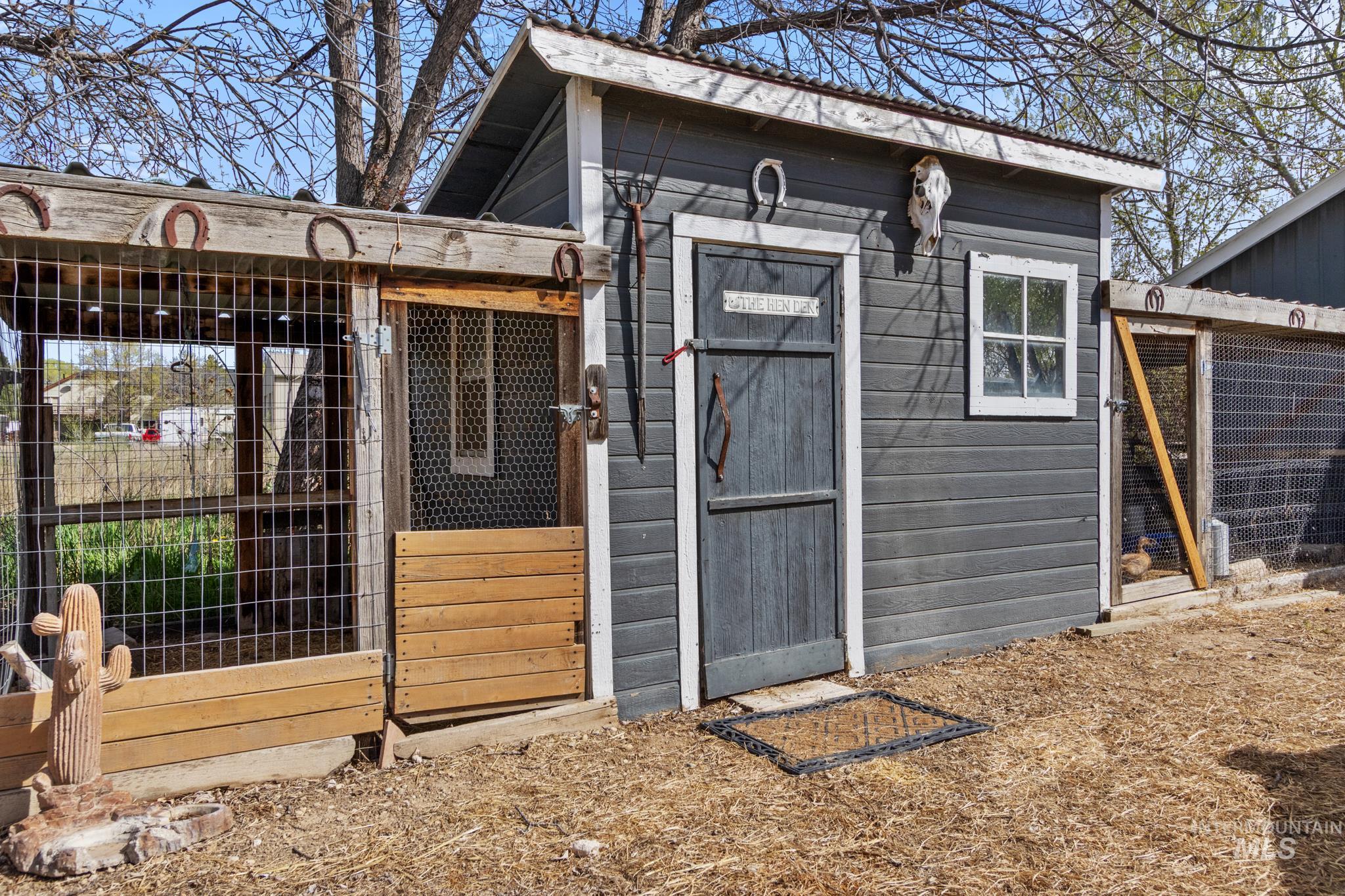 27 N Pit Lane, Nampa, Idaho 83687, 3 Bedrooms, 2 Bathrooms, Residential For Sale, Price $769,000, 98981321