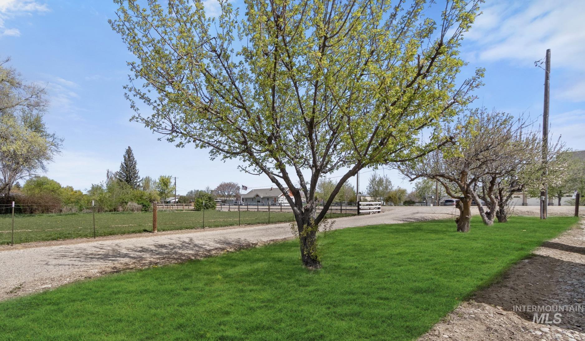 27 N Pit Lane, Nampa, Idaho 83687, 3 Bedrooms, 2 Bathrooms, Residential For Sale, Price $769,000, 98981321