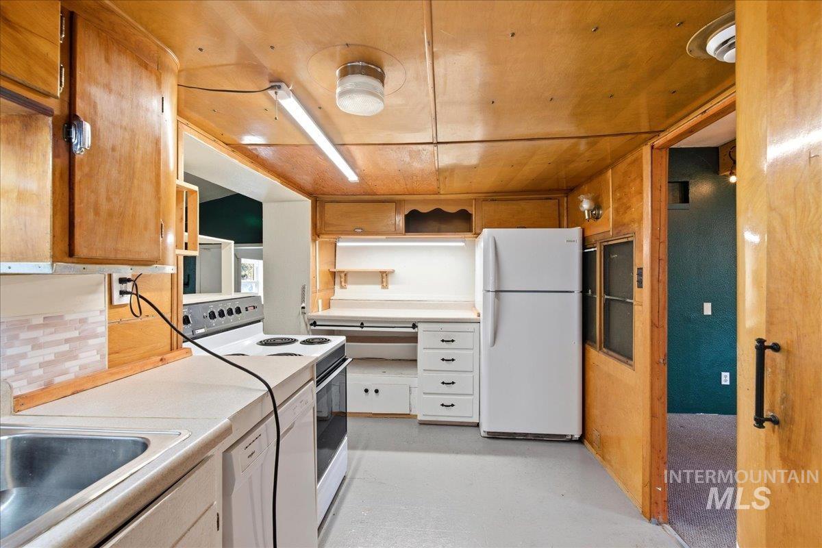 6 Rattlesnake Rd, Boise, Idaho 83716-3102, 2 Bedrooms, 1 Bathroom, Residential For Sale, Price $330,000, 98981325