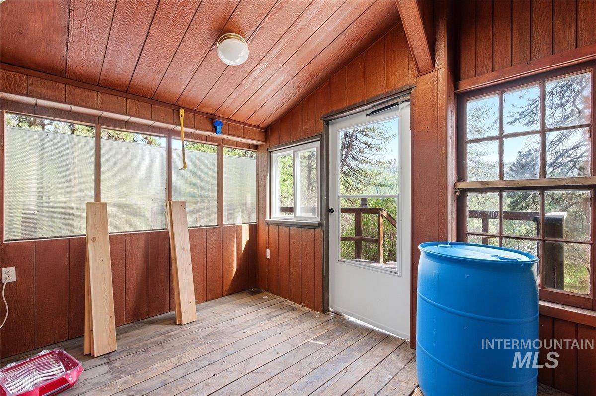 6 Rattlesnake Rd, Boise, Idaho 83716-3102, 2 Bedrooms, 1 Bathroom, Residential For Sale, Price $330,000, 98981325