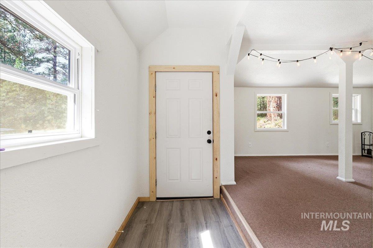 6 Rattlesnake Rd, Boise, Idaho 83716-3102, 2 Bedrooms, 1 Bathroom, Residential For Sale, Price $330,000,MLS 98981325