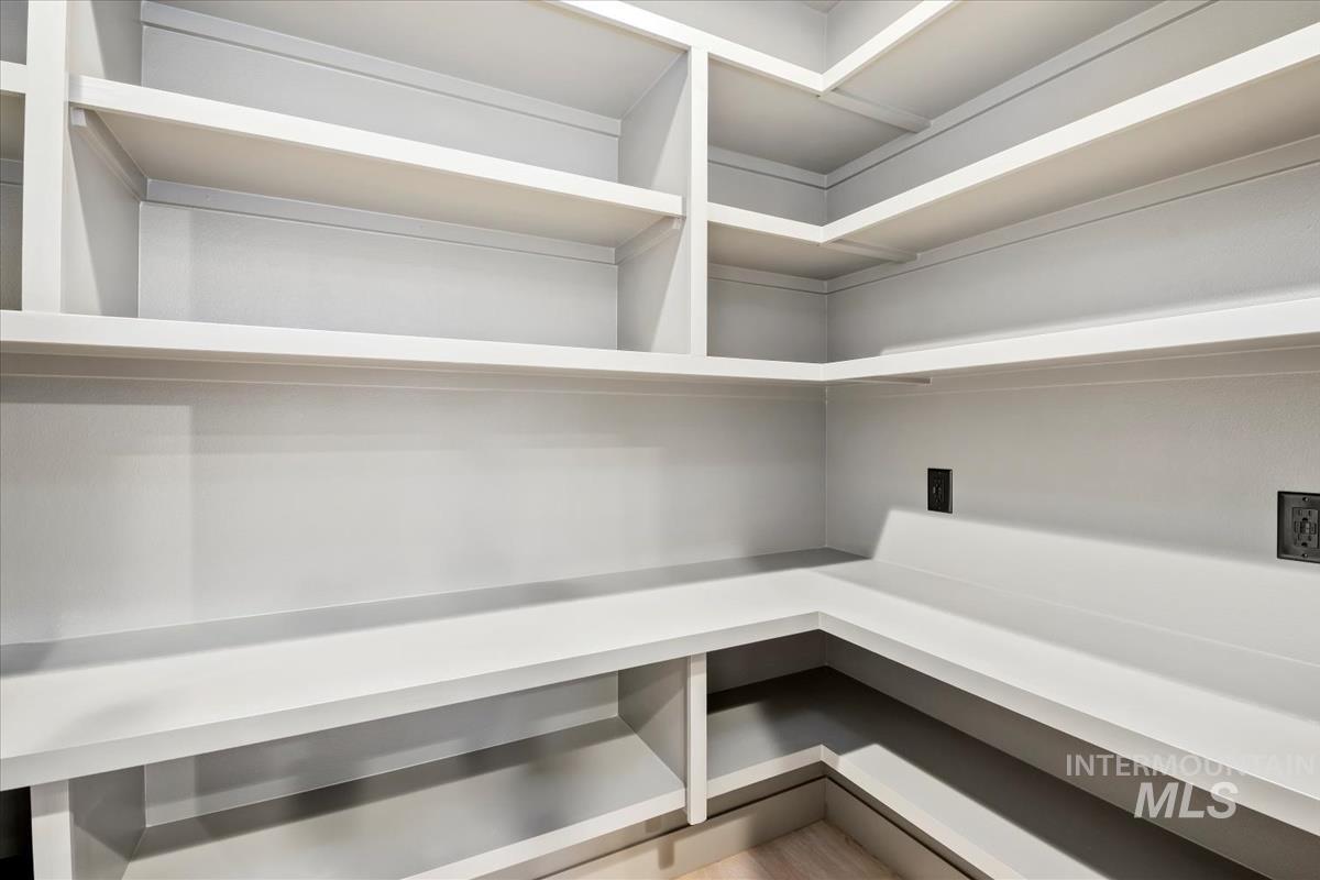 141 NE 8th St, Fruitland, Idaho 83619, 3 Bedrooms, 2 Bathrooms, Residential For Sale, Price $599,000, 98981326