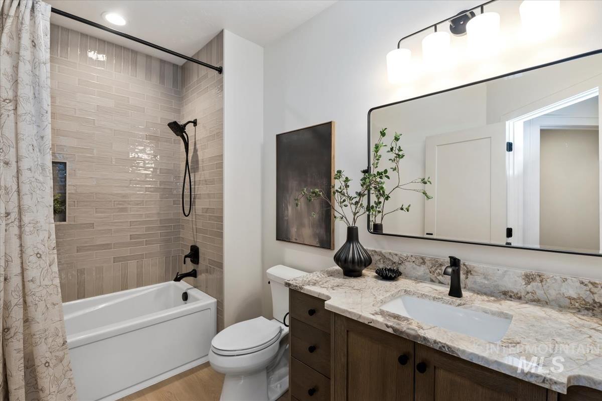 141 NE 8th St, Fruitland, Idaho 83619, 3 Bedrooms, 2 Bathrooms, Residential For Sale, Price $599,000, 98981326