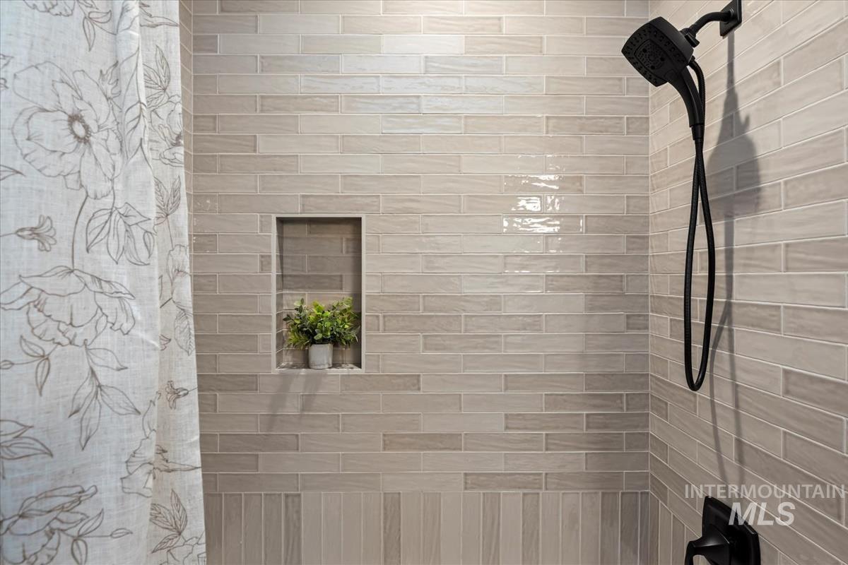 141 NE 8th St, Fruitland, Idaho 83619, 3 Bedrooms, 2 Bathrooms, Residential For Sale, Price $599,000, 98981326