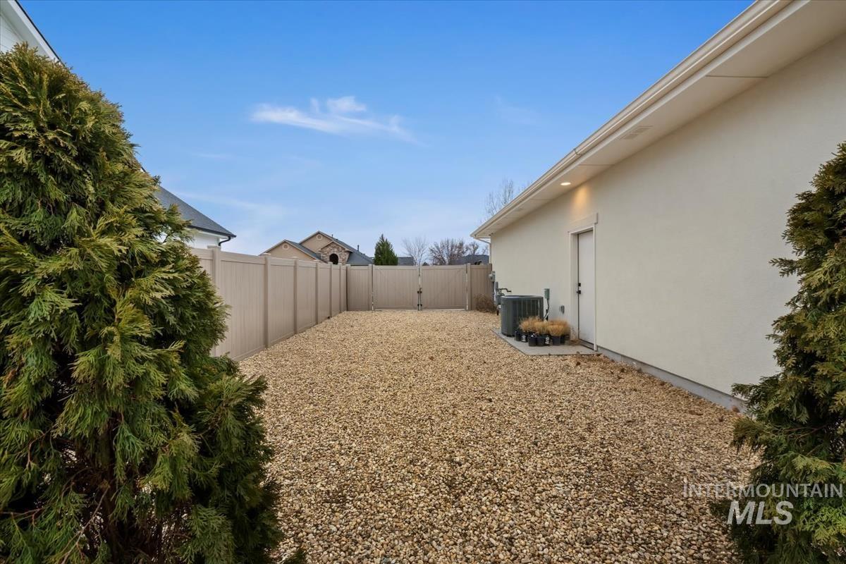 141 NE 8th St, Fruitland, Idaho 83619, 3 Bedrooms, 2 Bathrooms, Residential For Sale, Price $599,000, 98981326