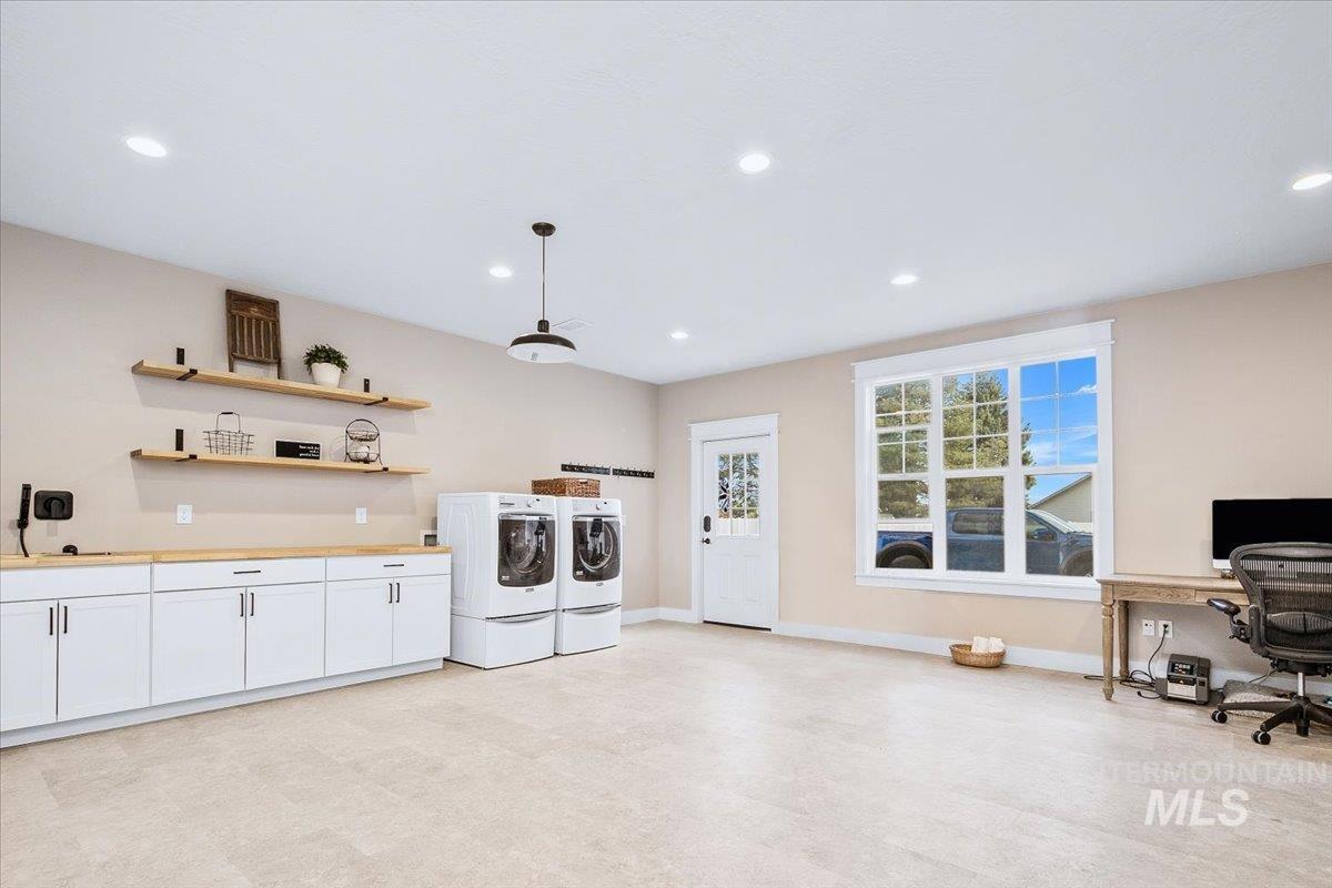 10922 W Beagle Flats Ln, Star, Idaho 83669, 4 Bedrooms, 5 Bathrooms, Residential For Sale, Price $2,388,000, 98981330