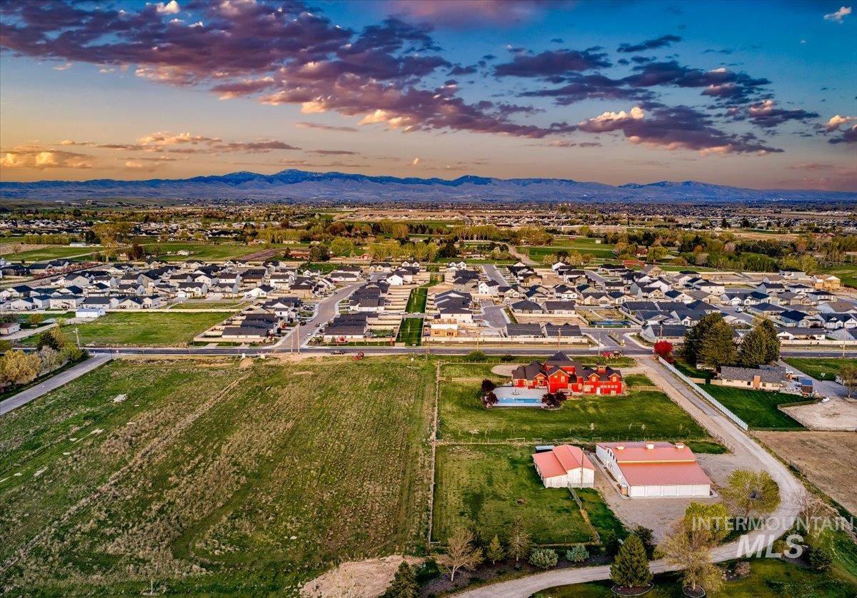 10922 W Beagle Flats Ln, Star, Idaho 83669, 4 Bedrooms, 5 Bathrooms, Residential For Sale, Price $2,388,000, 98981330