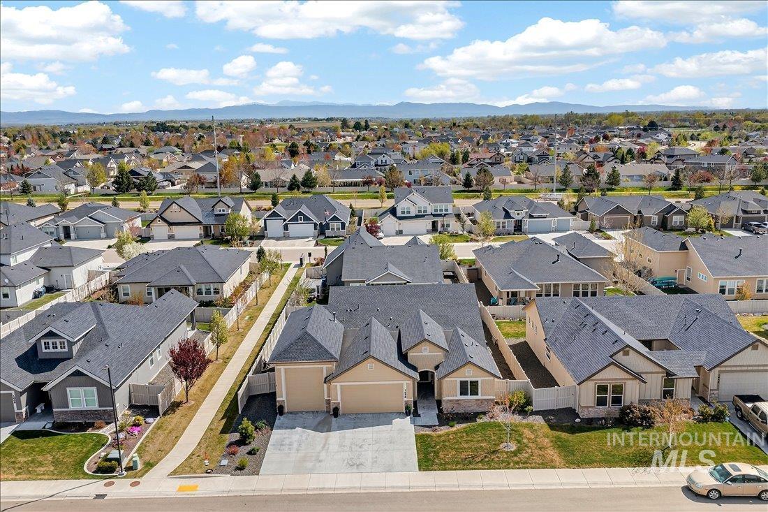 1658 Mary Hill Ave, Middleton, Idaho 83644, 3 Bedrooms, 2 Bathrooms, Residential For Sale, Price $595,000, 98981333