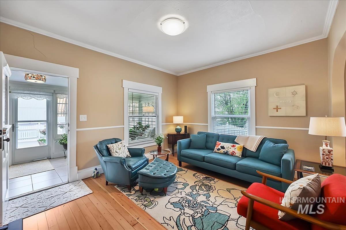 304 E Broadway Ave, Meridian, Idaho 83642, 2 Bedrooms, 1 Bathroom, Residential For Sale, Price $399,900, 98981334