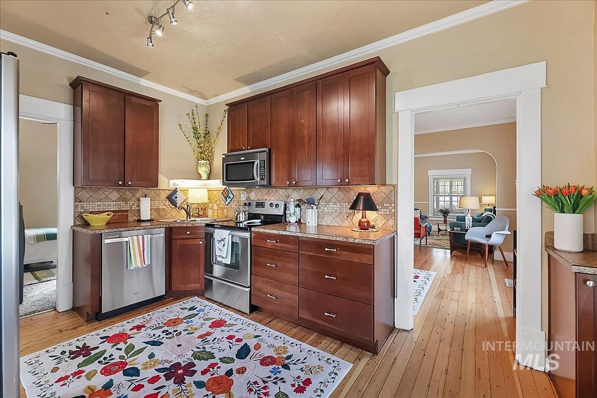 304 E Broadway Ave, Meridian, Idaho 83642, 2 Bedrooms, 1 Bathroom, Residential For Sale, Price $399,900, 98981334