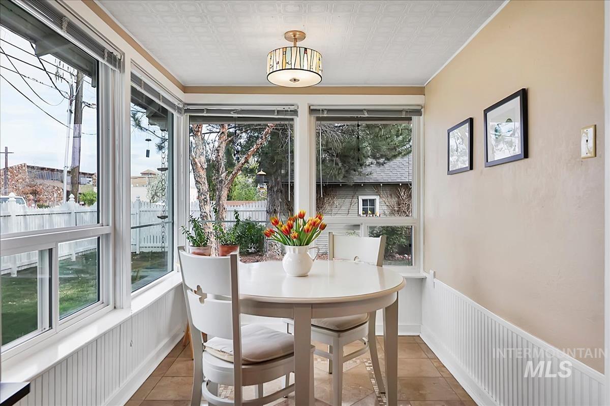 304 E Broadway Ave, Meridian, Idaho 83642, 2 Bedrooms, 1 Bathroom, Residential For Sale, Price $399,900, 98981334