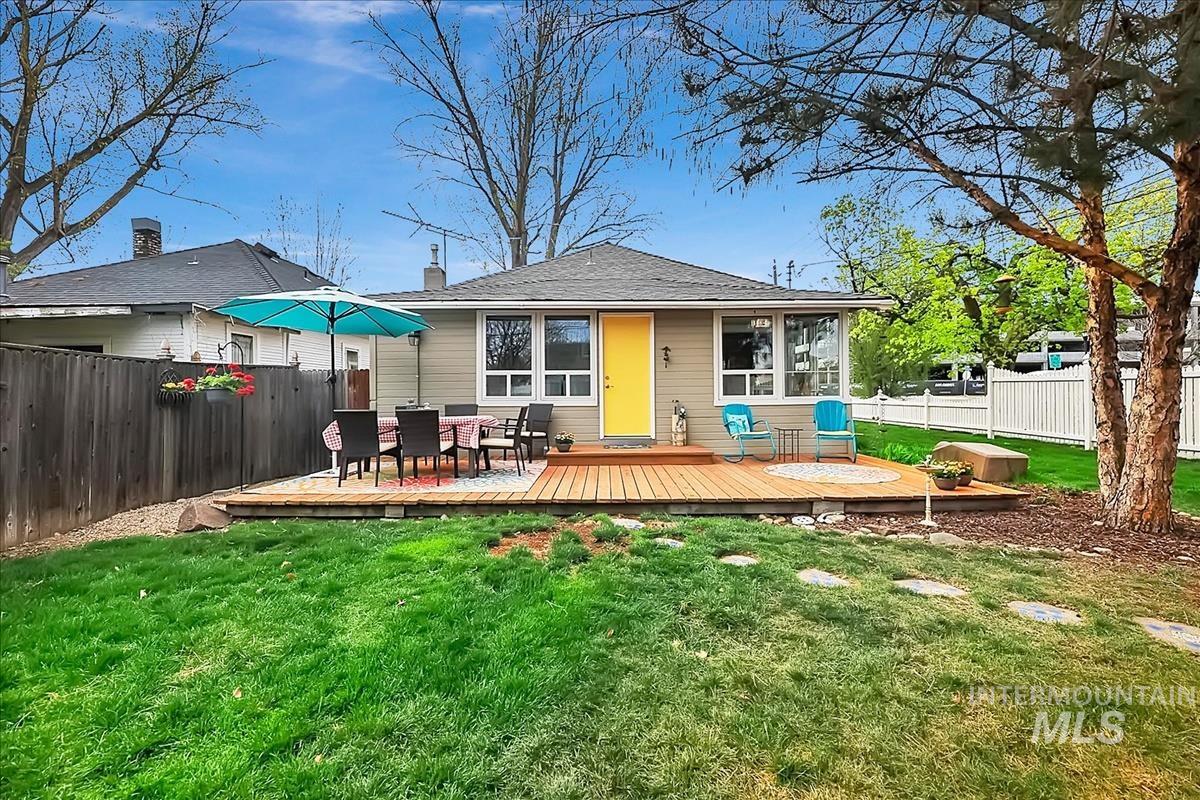 304 E Broadway Ave, Meridian, Idaho 83642, 2 Bedrooms, 1 Bathroom, Residential For Sale, Price $399,900, 98981334