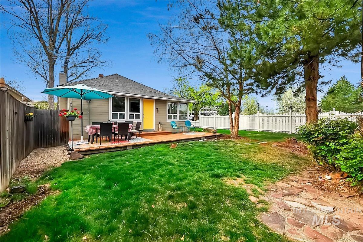 304 E Broadway Ave, Meridian, Idaho 83642, 2 Bedrooms, 1 Bathroom, Residential For Sale, Price $399,900, 98981334